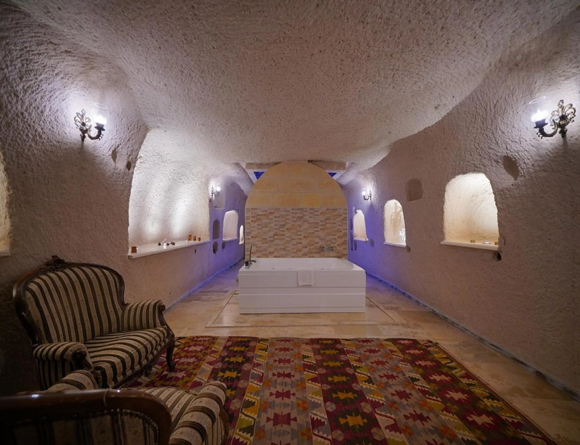 Massage, Bed in Karlık Cave Suite Cappadocia