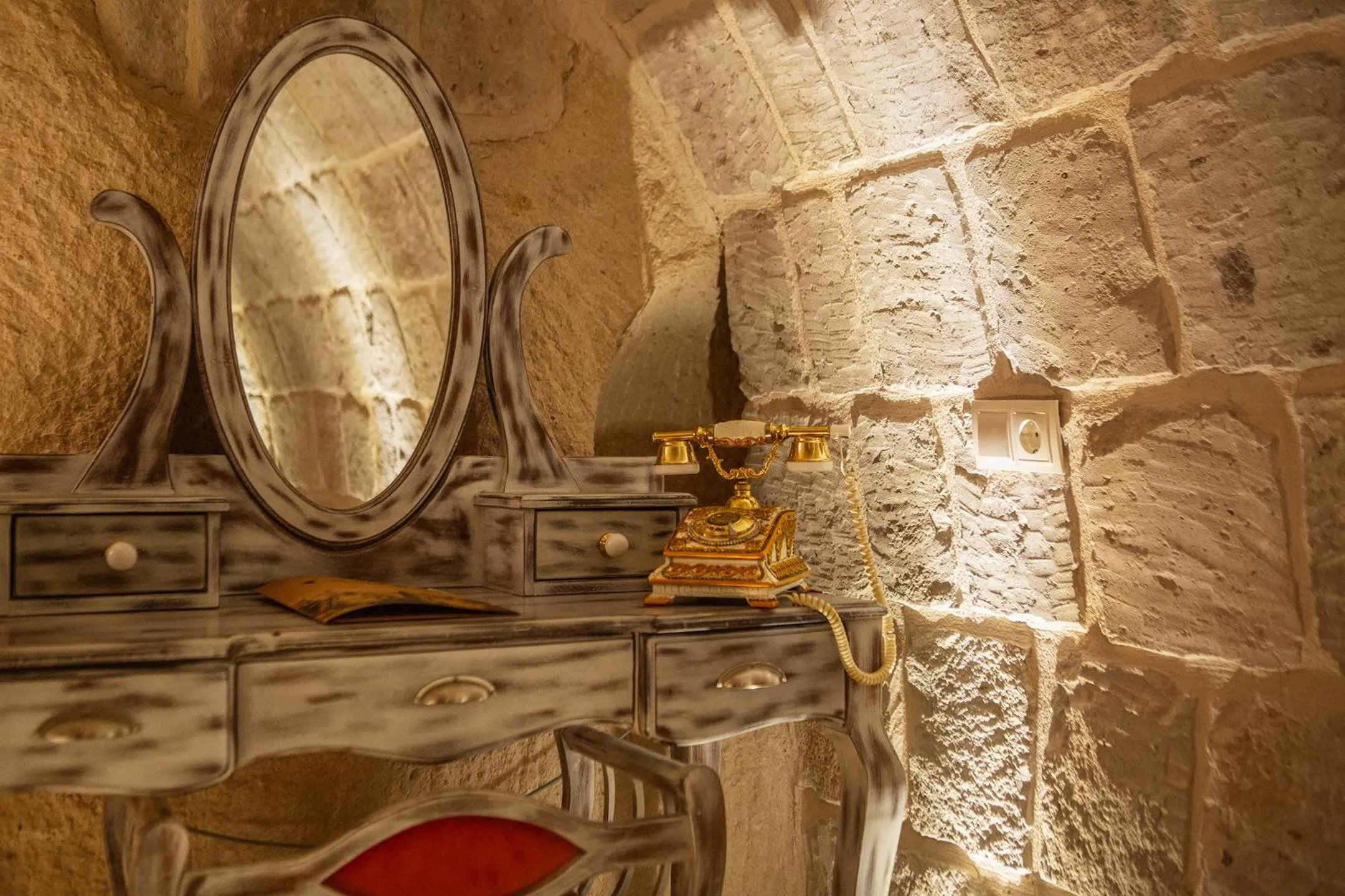 Decorative detail in Karlık Cave Suite Cappadocia