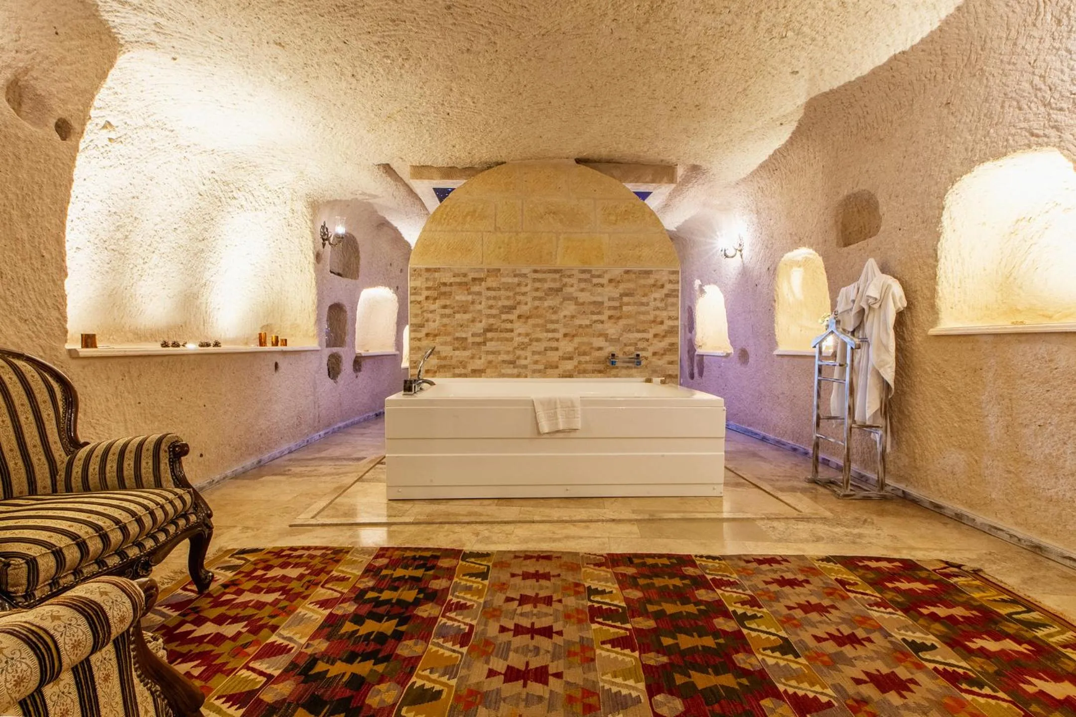 Bath in Karlık Cave Suite Cappadocia
