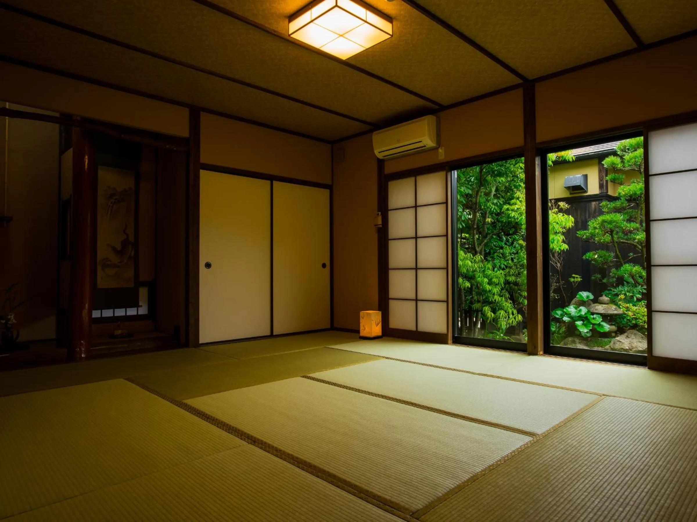 Photo of the whole room in Yurari Rokumyo