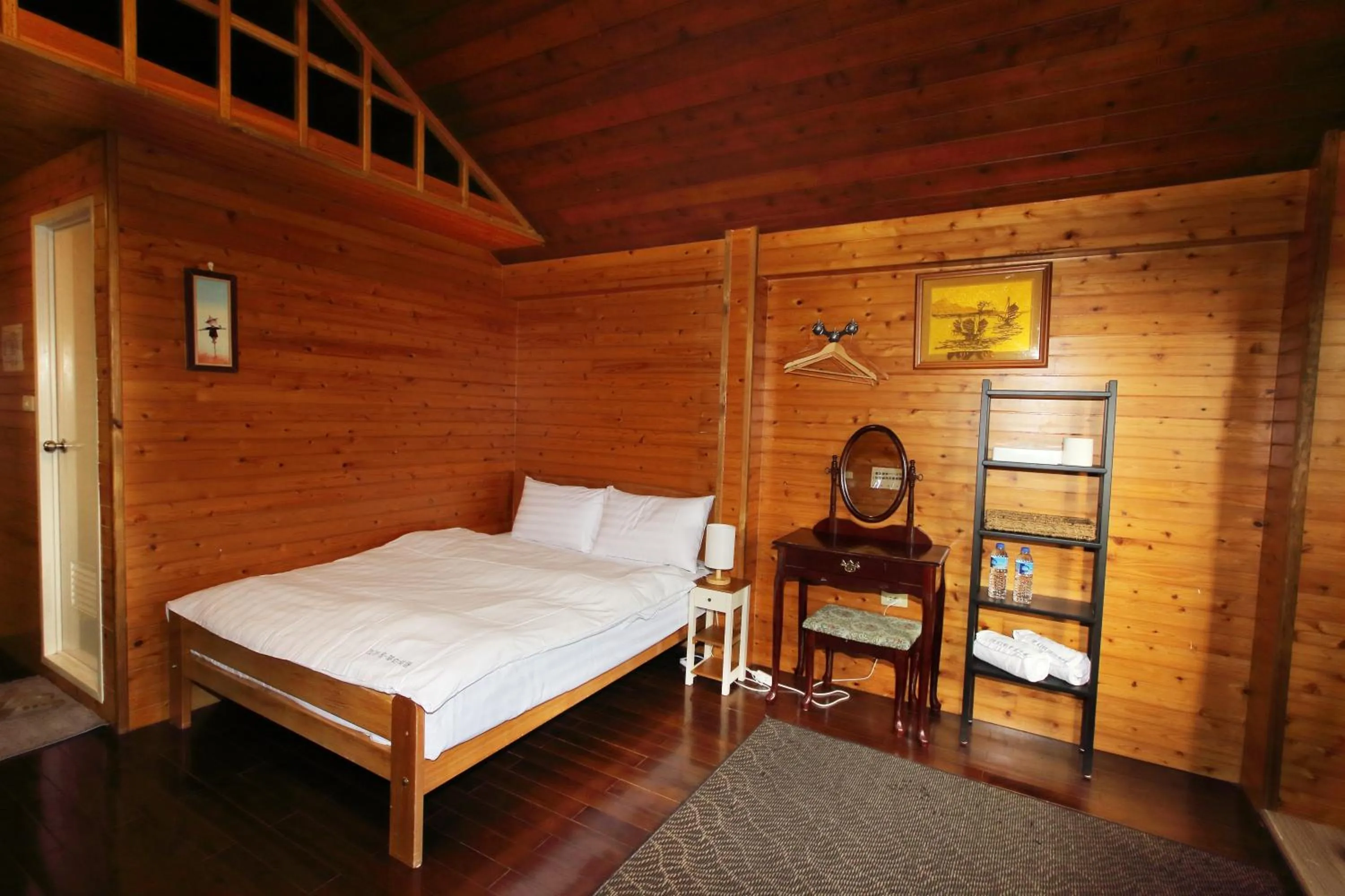 Photo of the whole room, Bed in Cingjing Brilliant Twins of Seattle