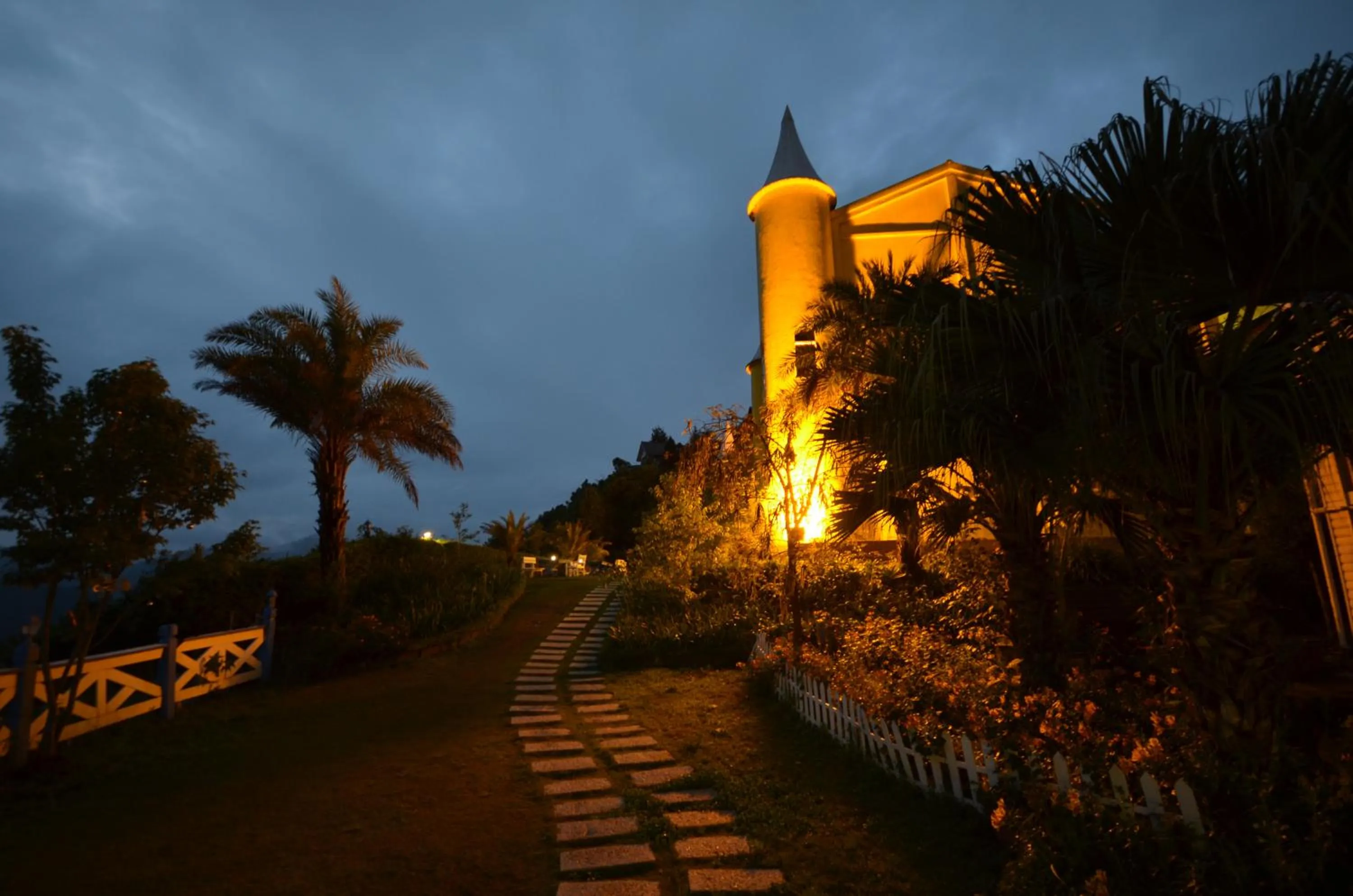 Night in Cingjing Brilliant Twins of Seattle