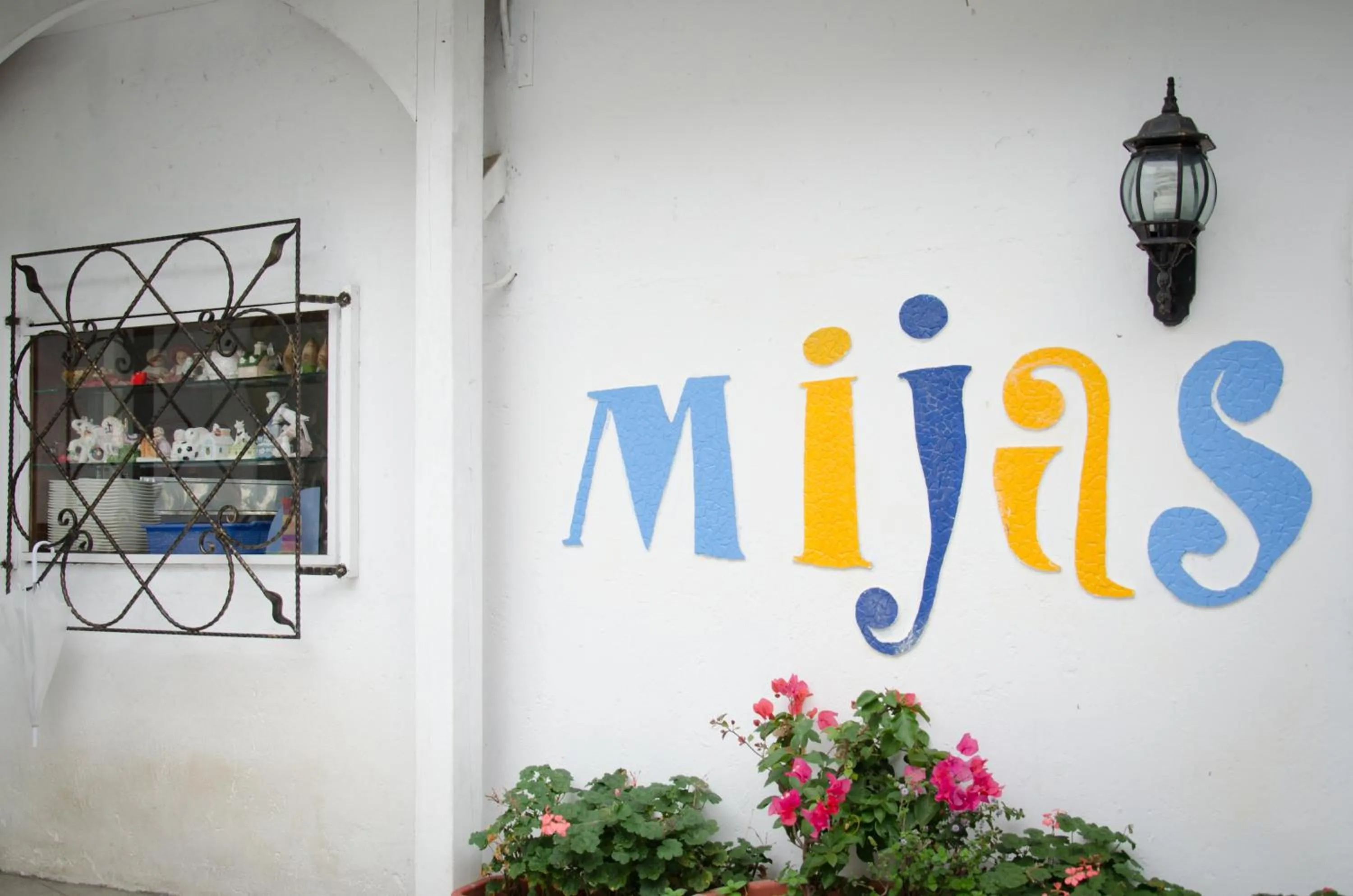 Facade/entrance in Cingjing Brilliant Twins of Seattle