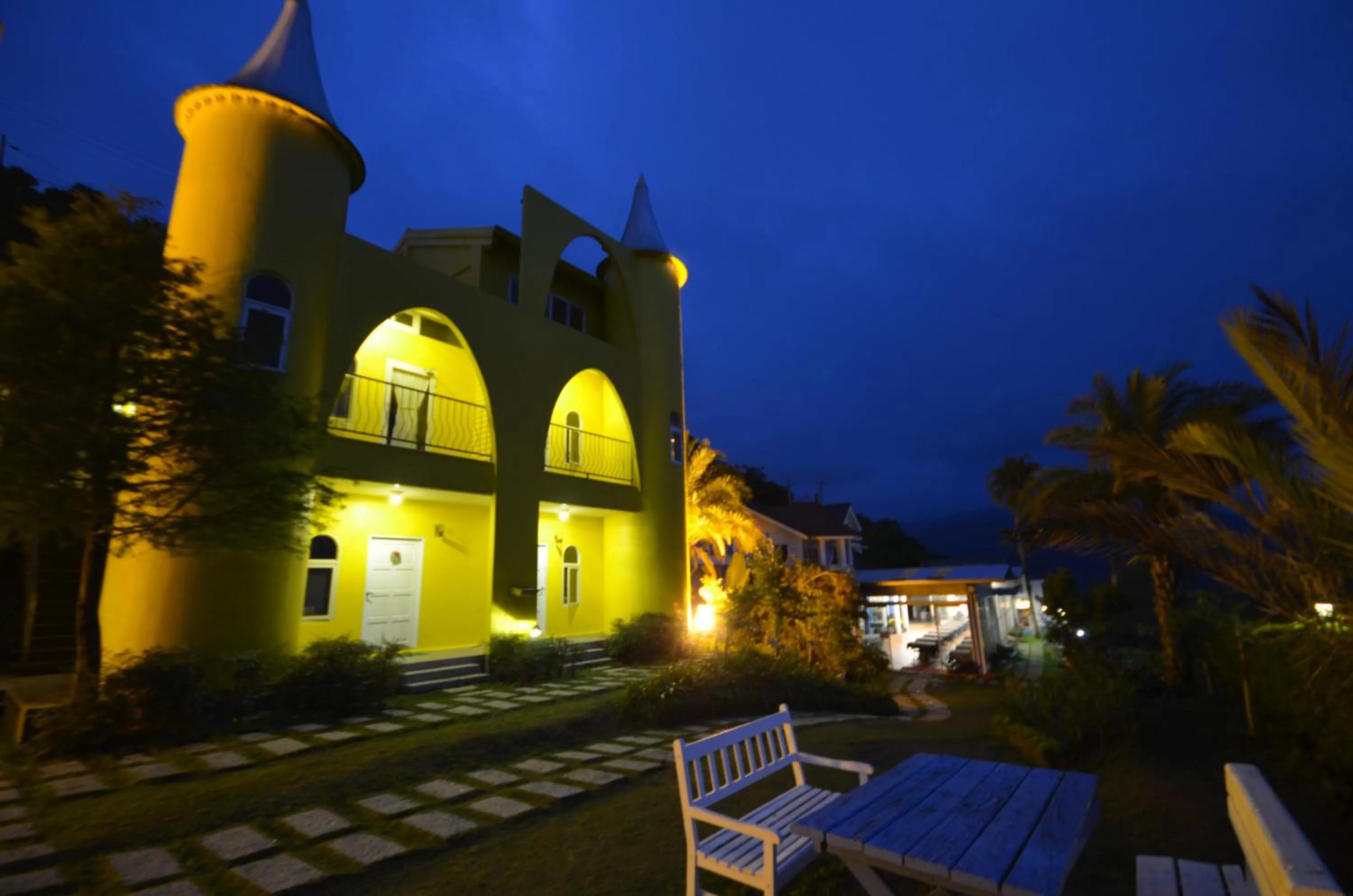 Property building in Cingjing Brilliant Twins of Seattle