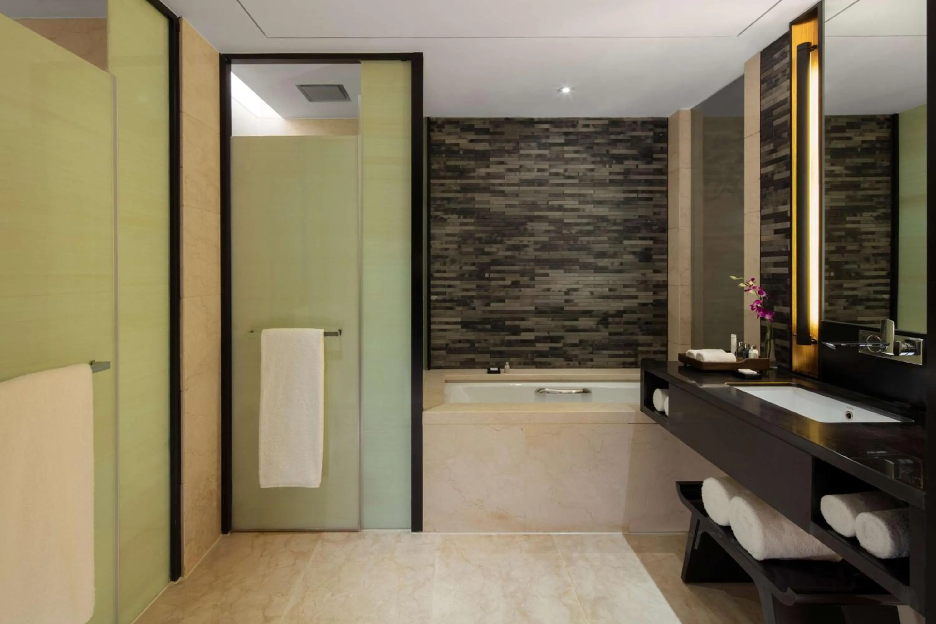 Bathroom in Chongqing Ronghui Grand Hotel