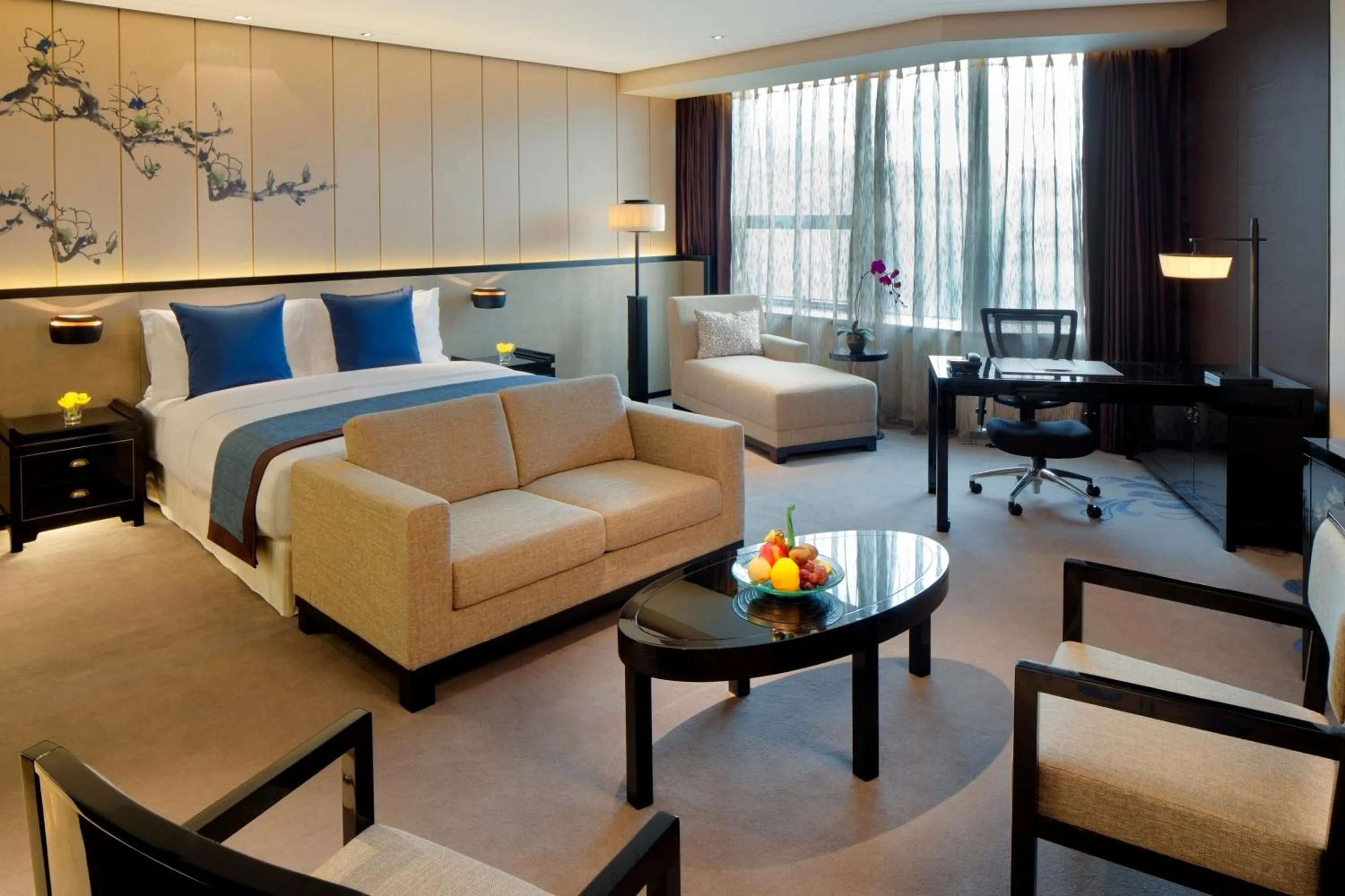 Photo of the whole room, Seating Area in Radisson Blu Hotel Chongqing Sha Ping Ba