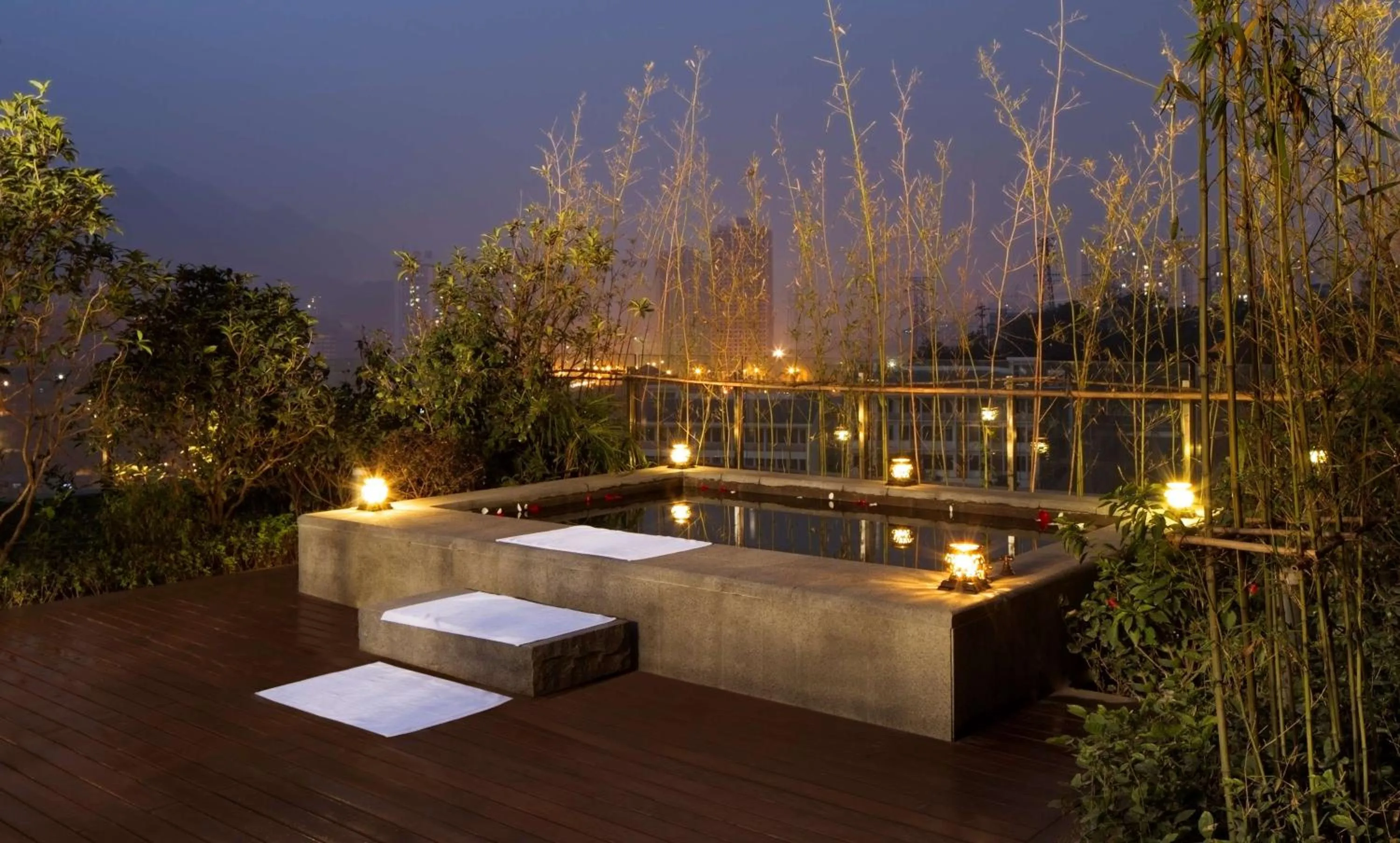 Photo of the whole room in Chongqing Ronghui Grand Hotel