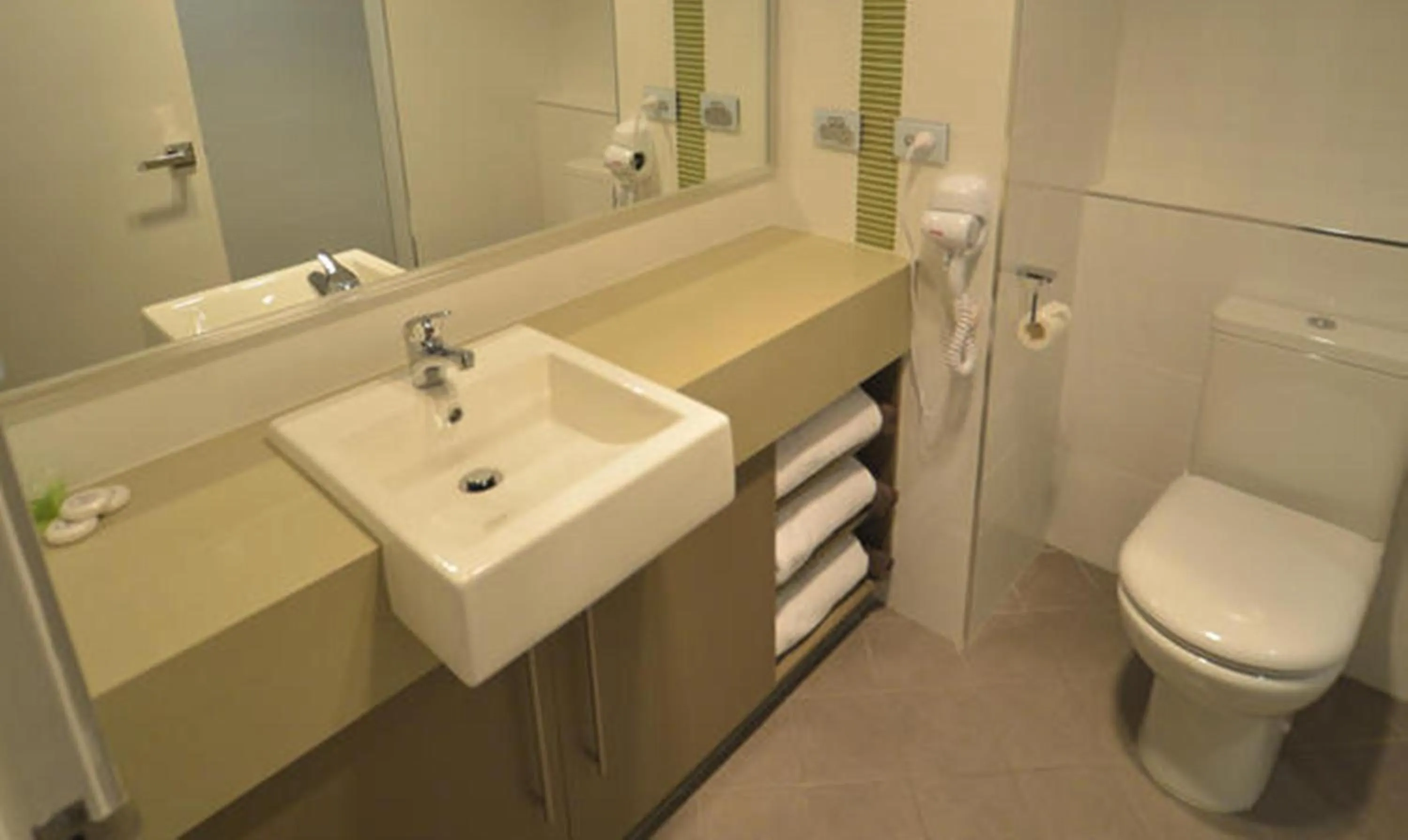 Shower in Bentley Motel