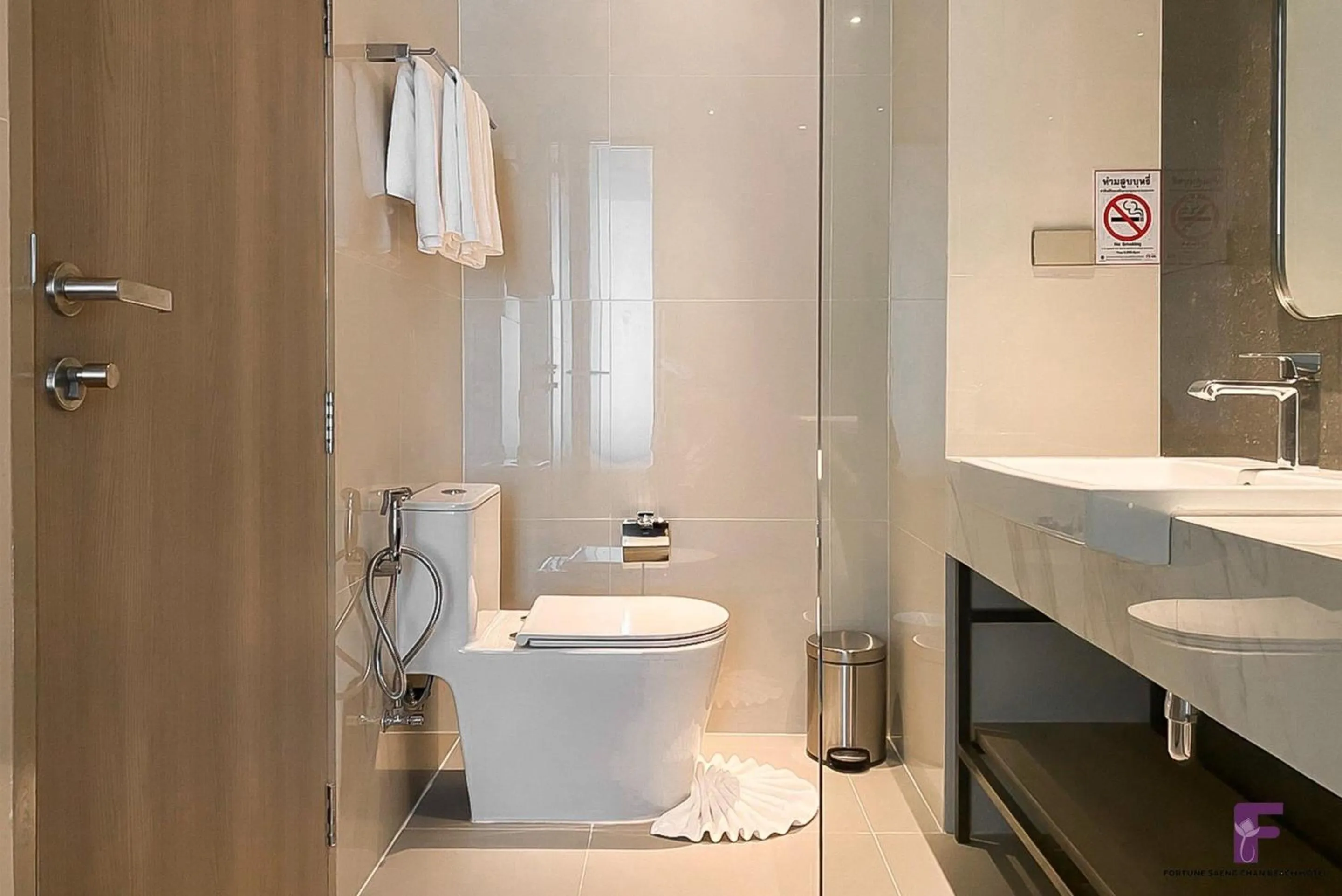 Bathroom in Fortune Saeng Chan Beach Hotel Rayong - SHA Plus