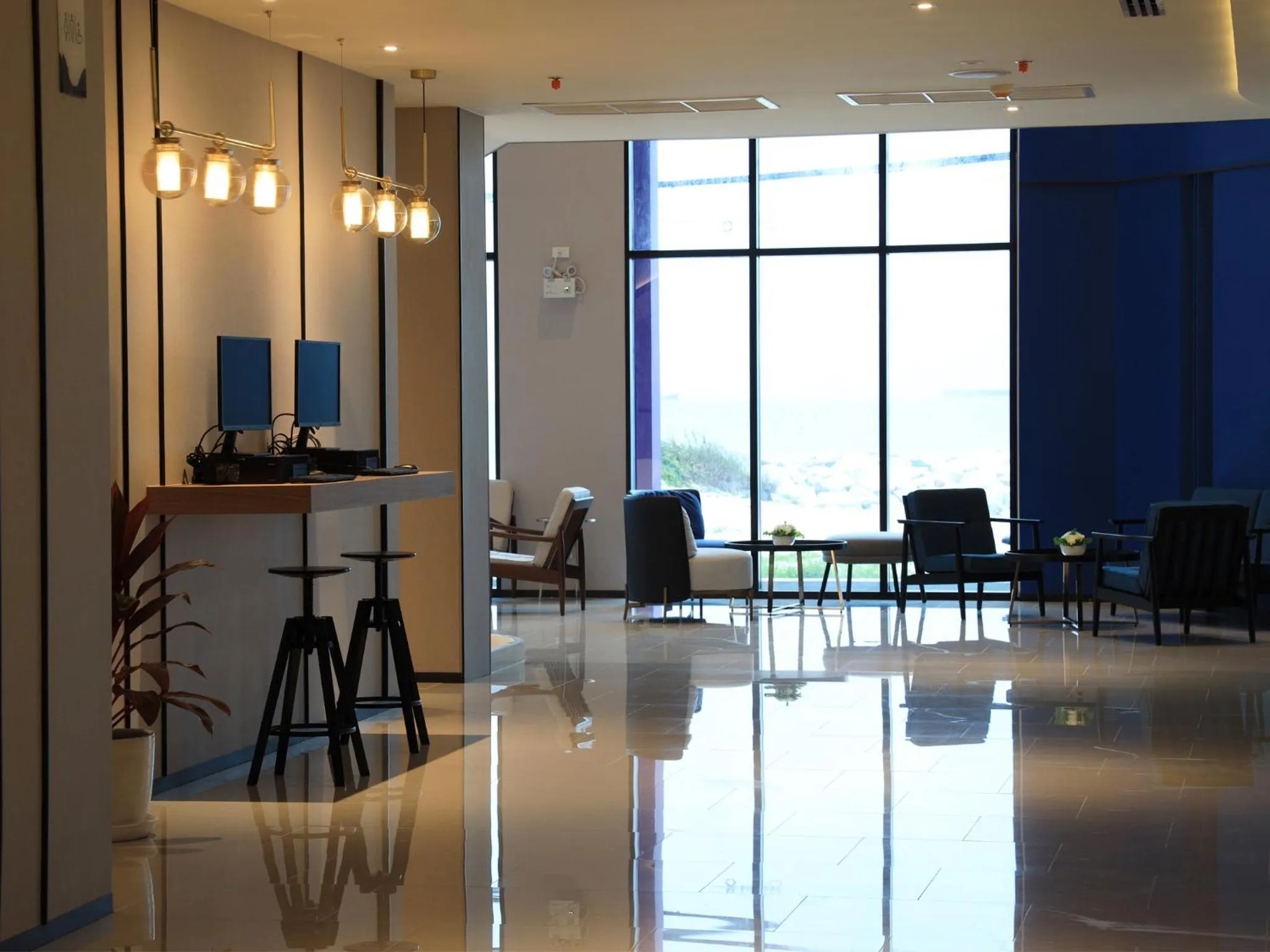 Lobby or reception in Fortune Saeng Chan Beach Hotel Rayong - SHA Plus