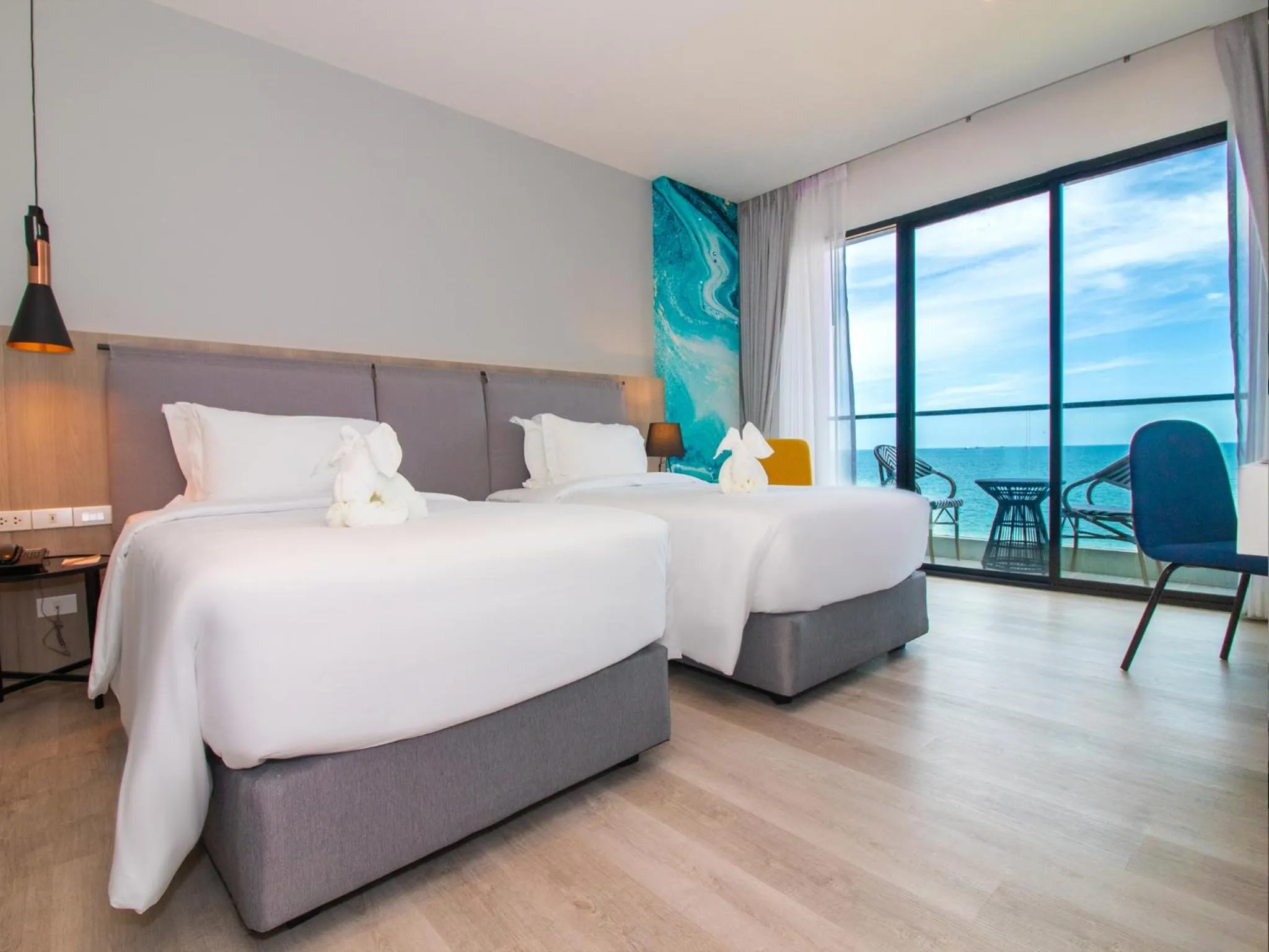 Balcony/Terrace, Bed in Fortune Saeng Chan Beach Hotel Rayong - SHA Plus