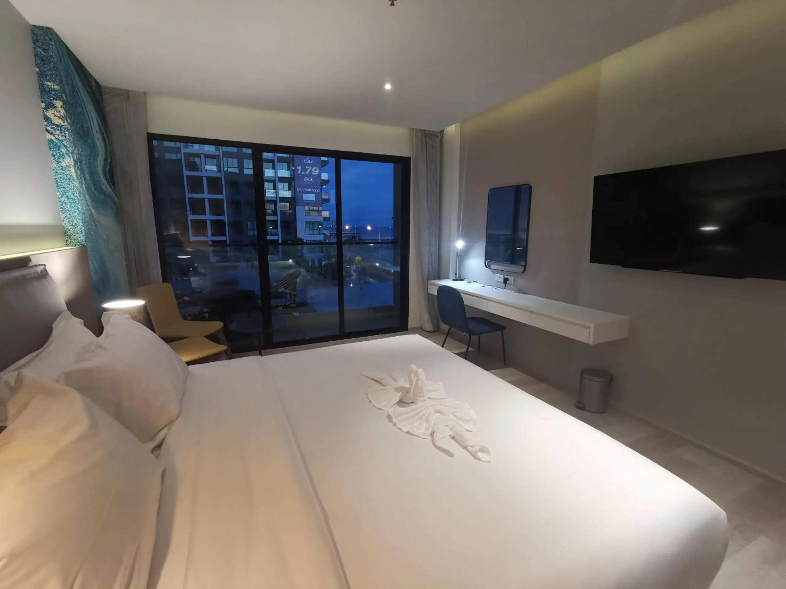 Bedroom, Bed in Fortune Saeng Chan Beach Hotel Rayong - SHA Plus