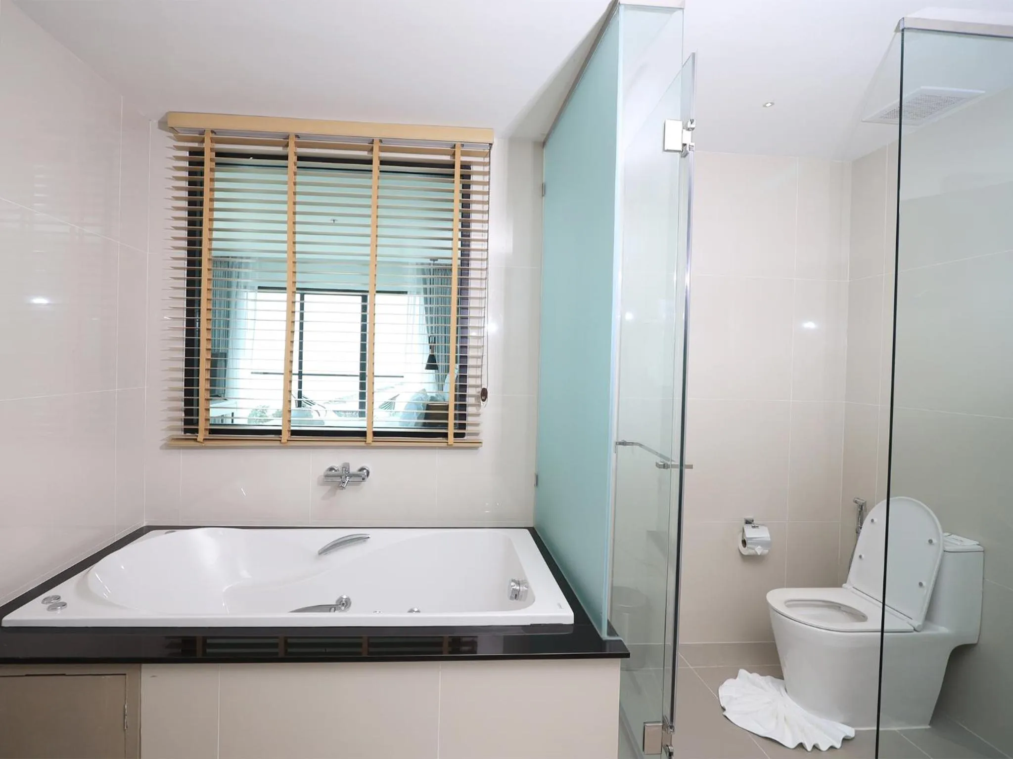 Bath in Fortune Saeng Chan Beach Hotel Rayong - SHA Plus