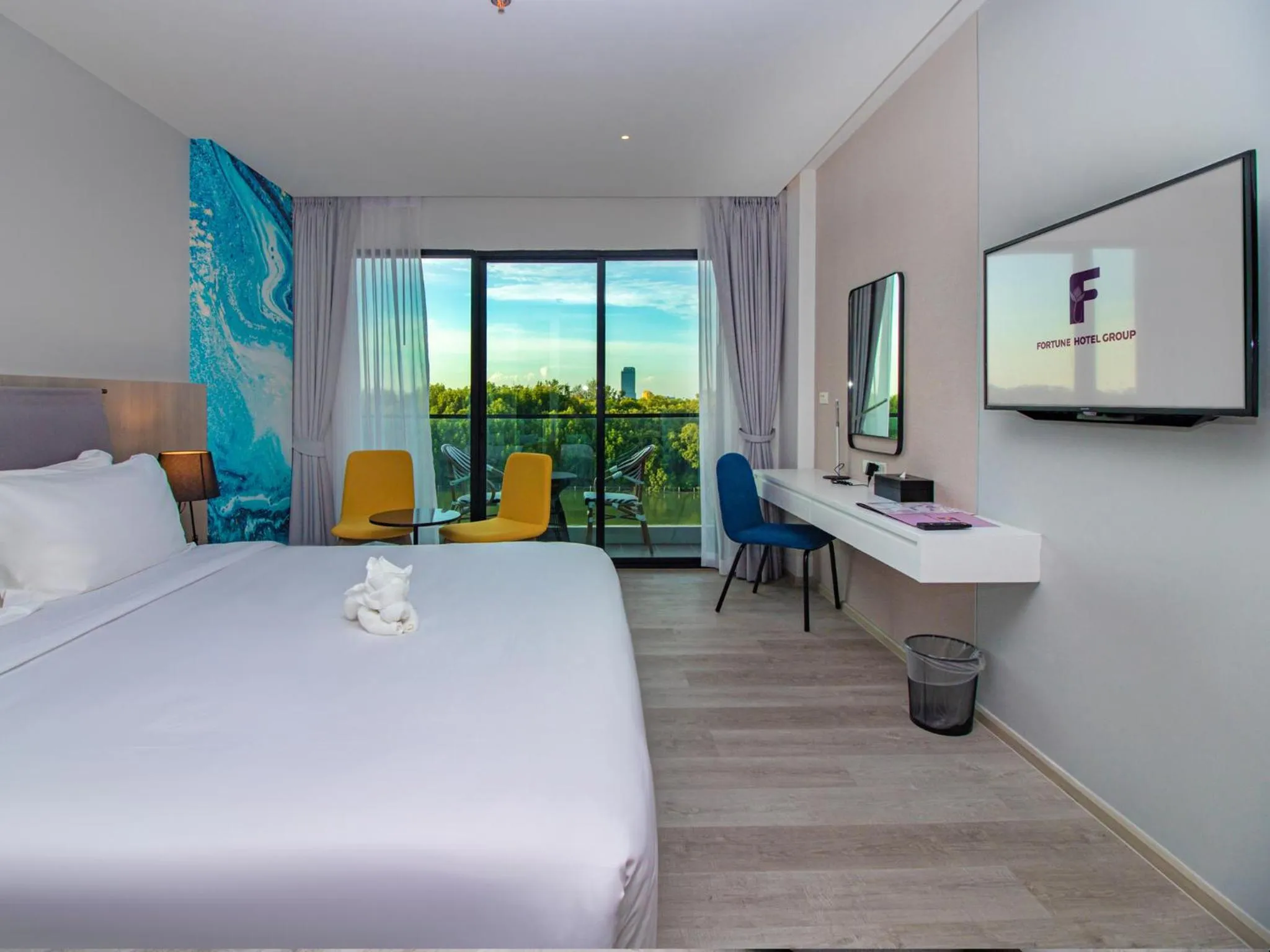 Bedroom, Bed in Fortune Saeng Chan Beach Hotel Rayong - SHA Plus