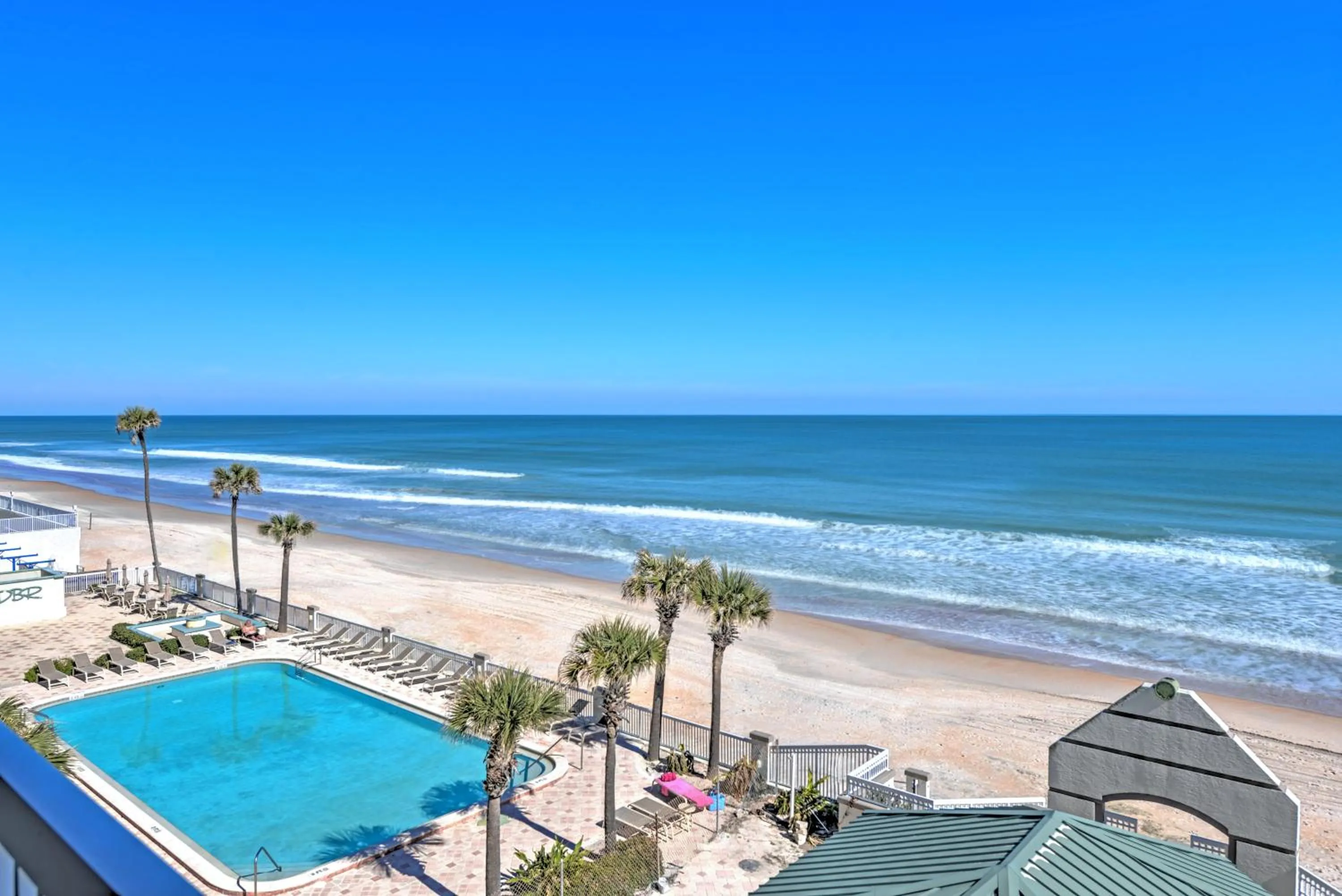 Swimming pool in Daytona Beach Resort Condos