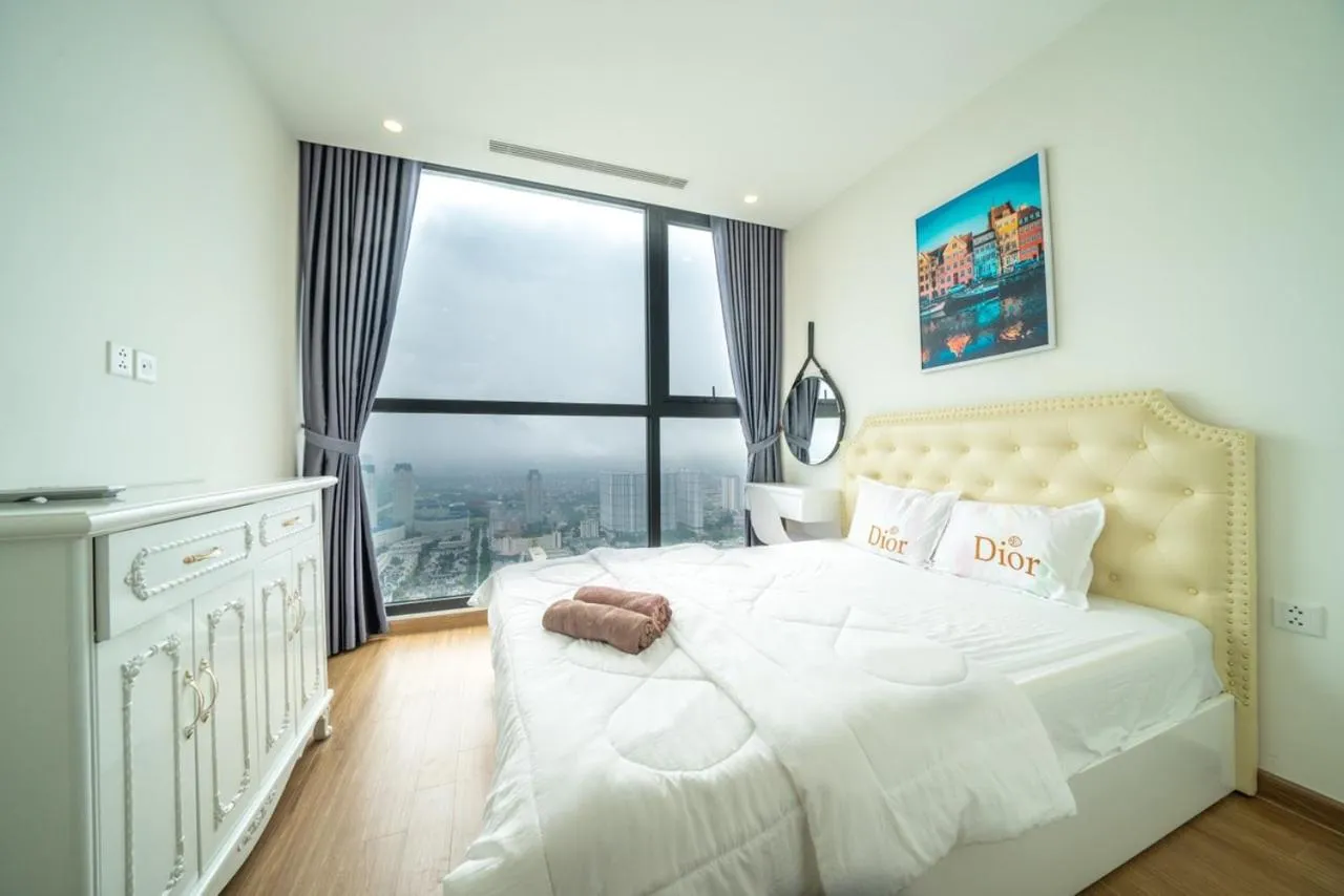 Bed in BOM HOMES- VINHOMES SKYLAKE- SERVICE APARTMENt