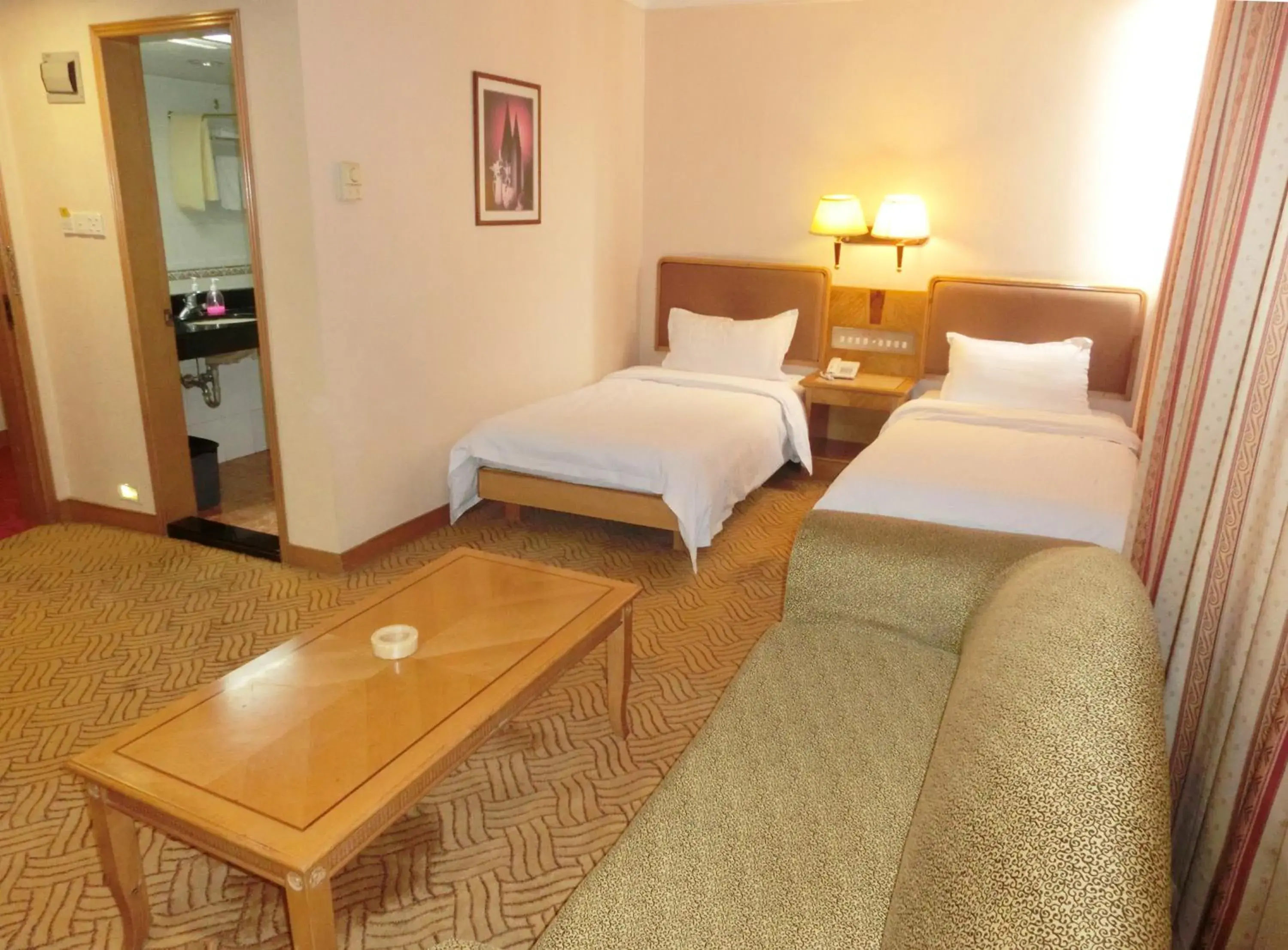 Business Twin Room in New Asia Hotel Business Twin Room in New Asia Hotel