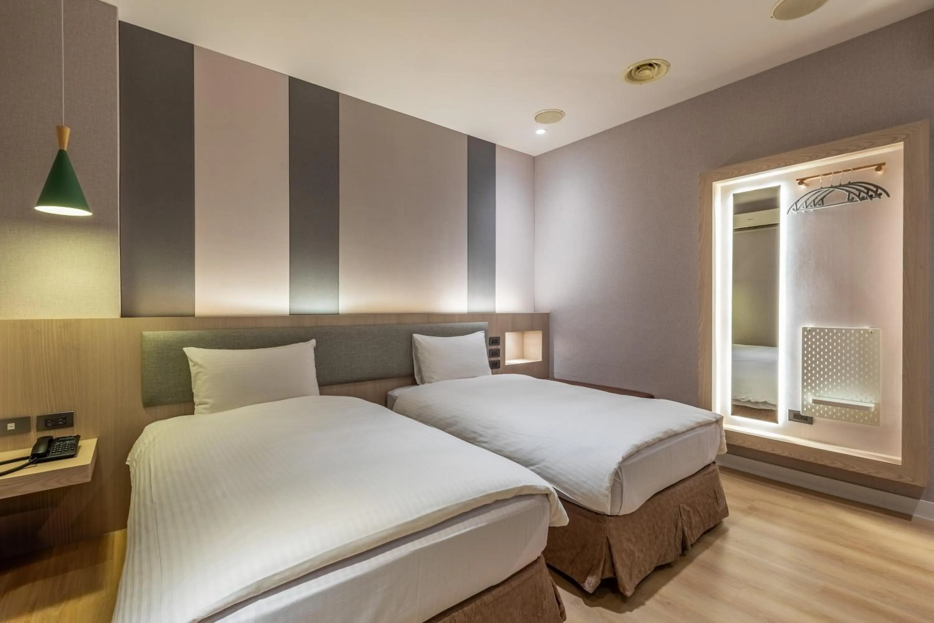 Bed in Fu Hsiang Hotel