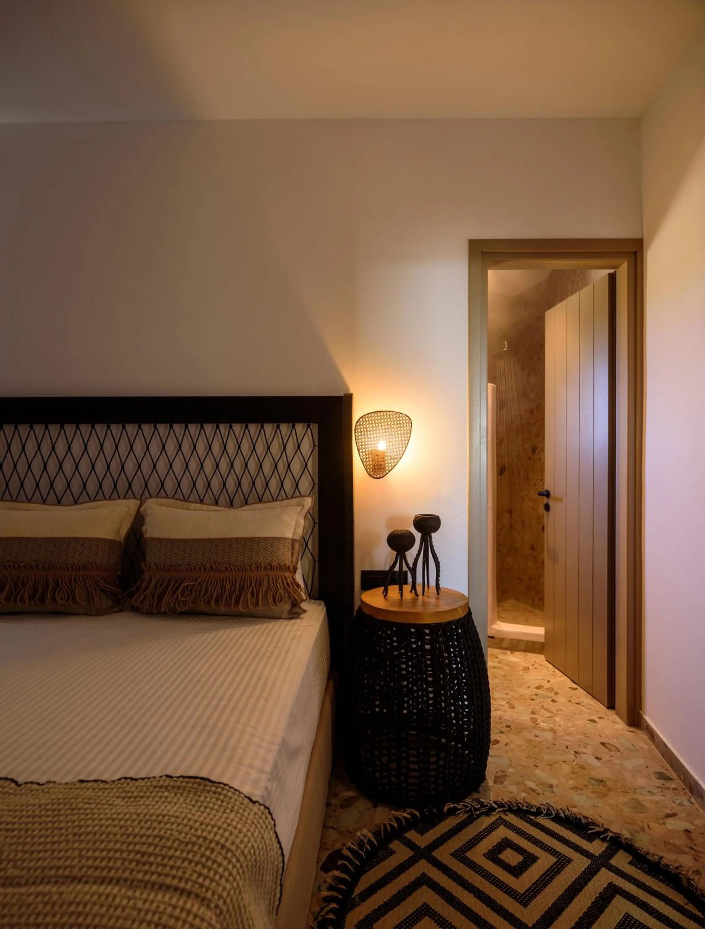 Bedroom, Bed in Vrachos Suites Mykonos