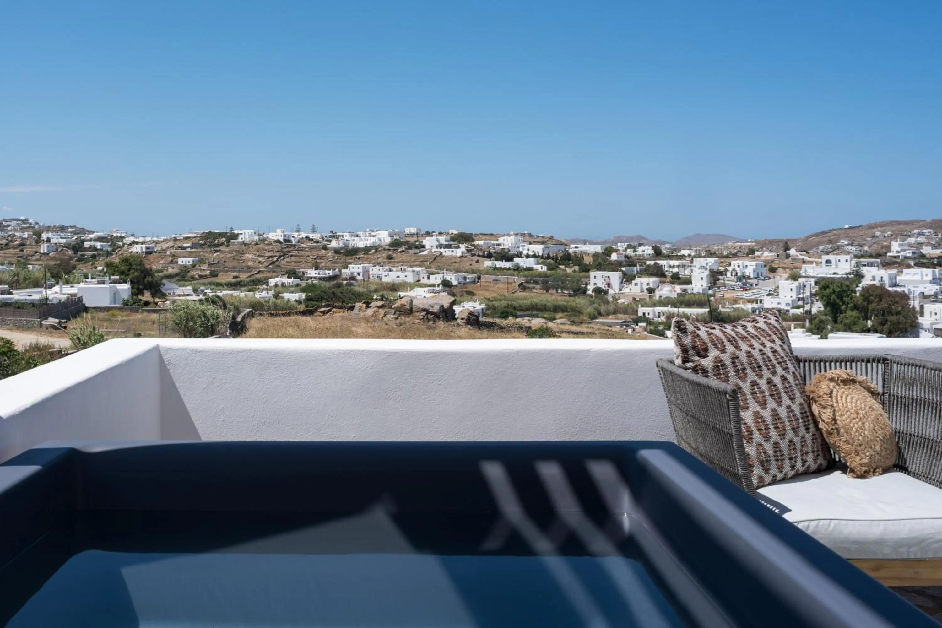 Day in Vrachos Suites Mykonos