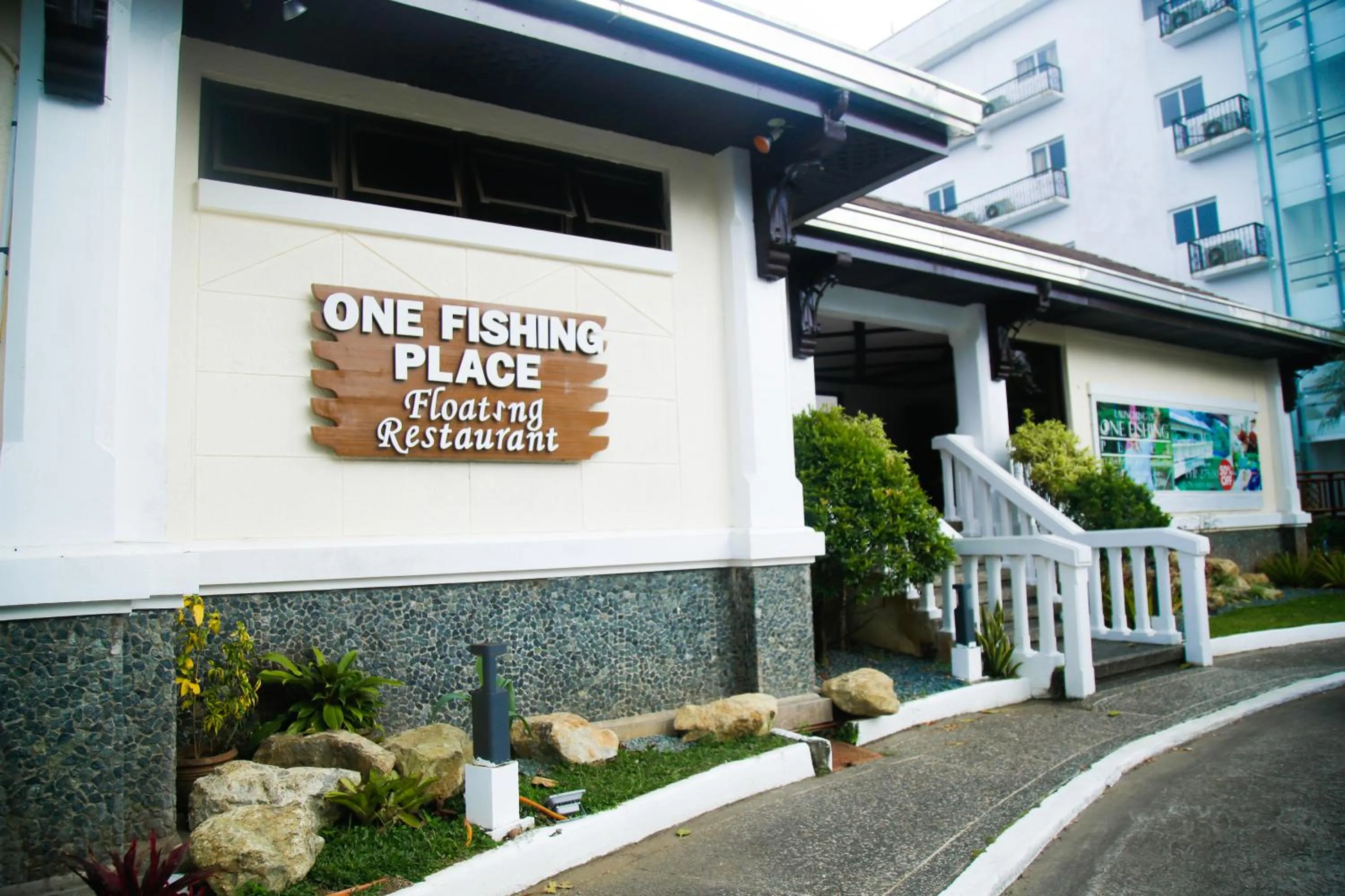 Restaurant/places to eat in Forest Crest Nature Hotel and Resort Powered by ASTON