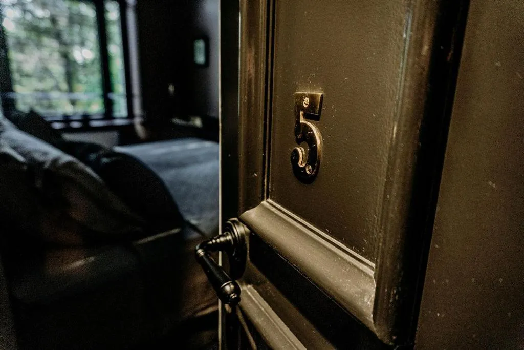 Decorative detail, Bed in Fiertelmeers Boutique B&B