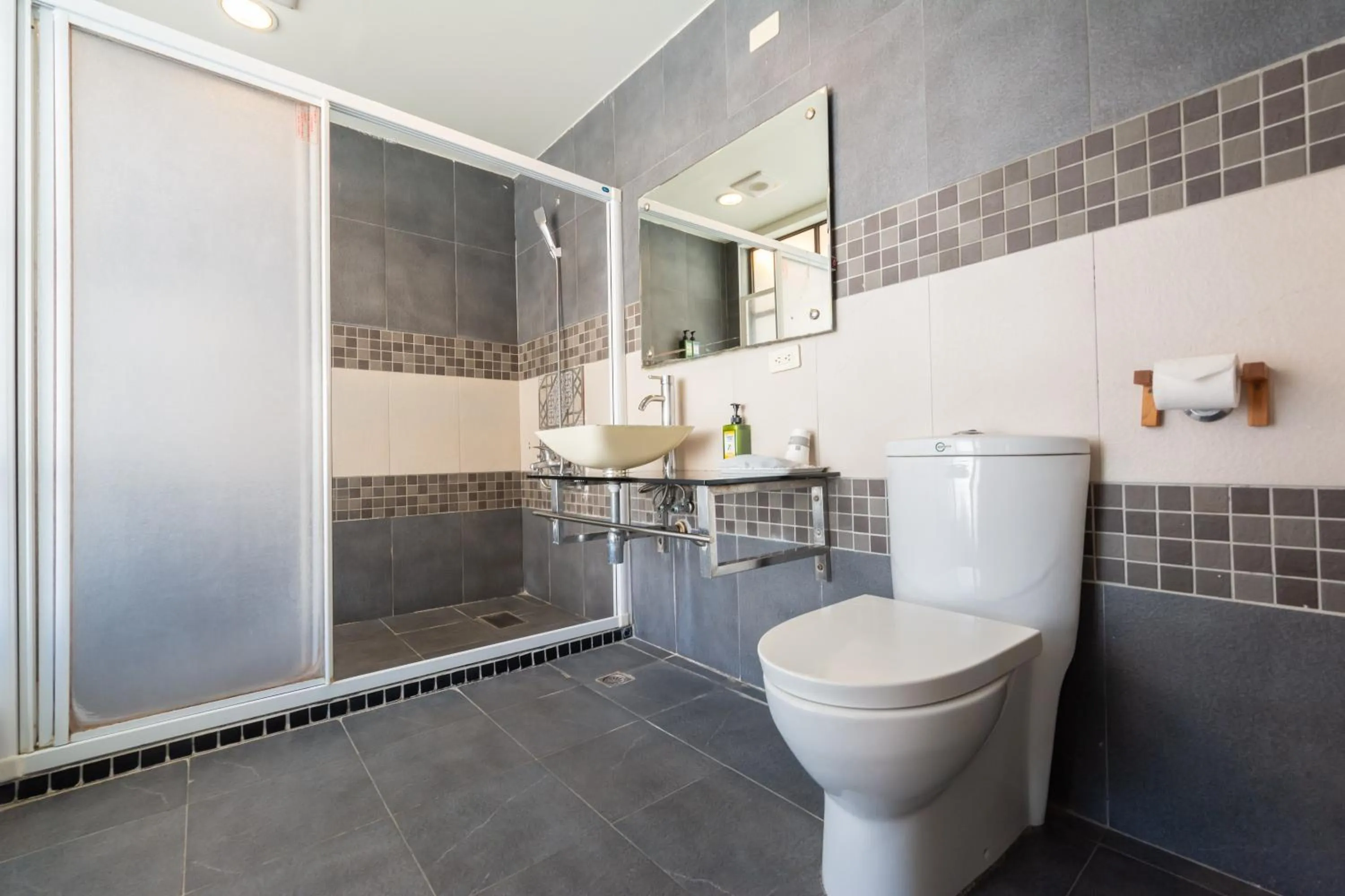 Bathroom in Lanhiwan Inn