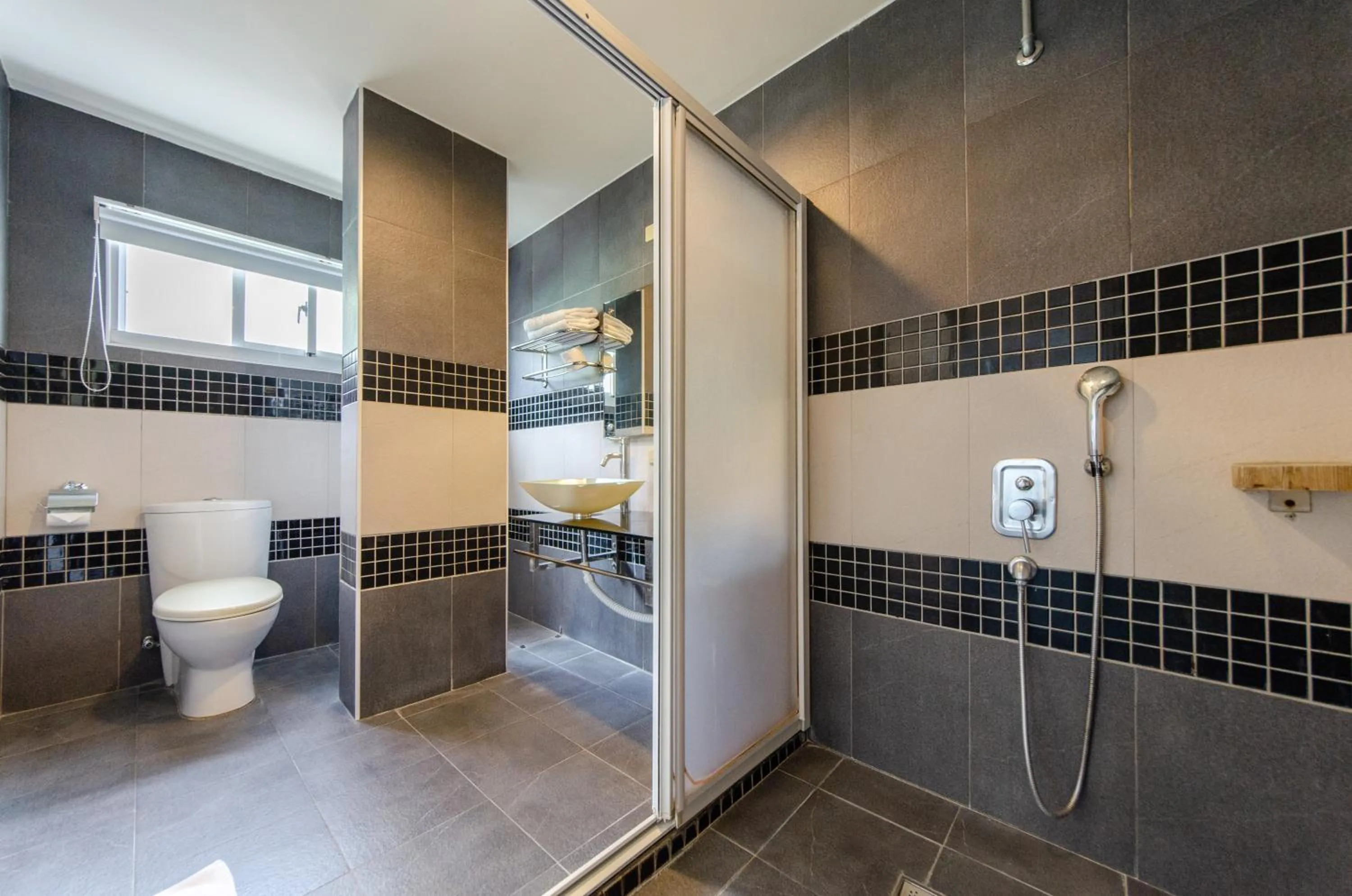 Bathroom in Lanhiwan Inn