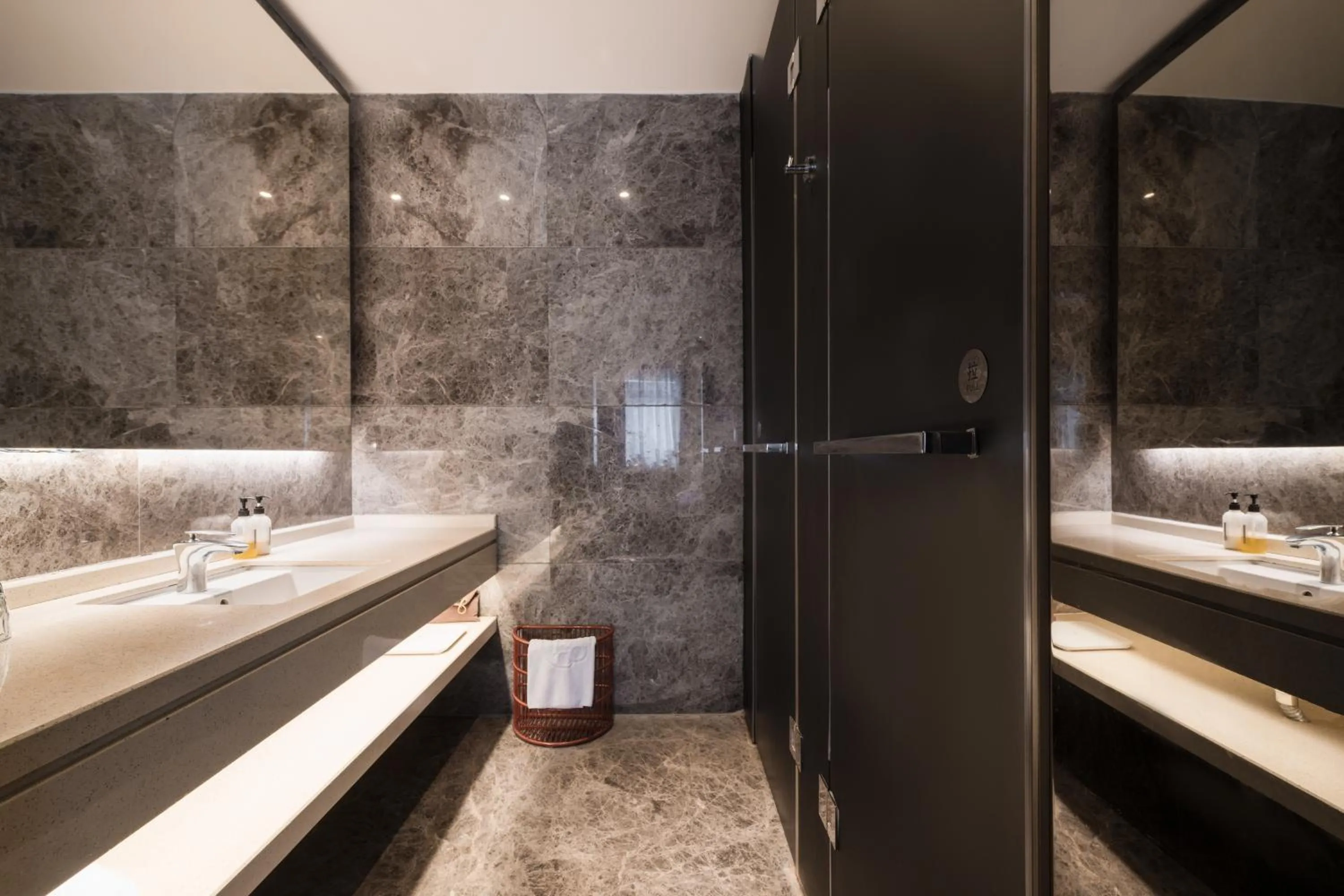 Bathroom in Paco Hotel Tаojin Metro Guangzhou