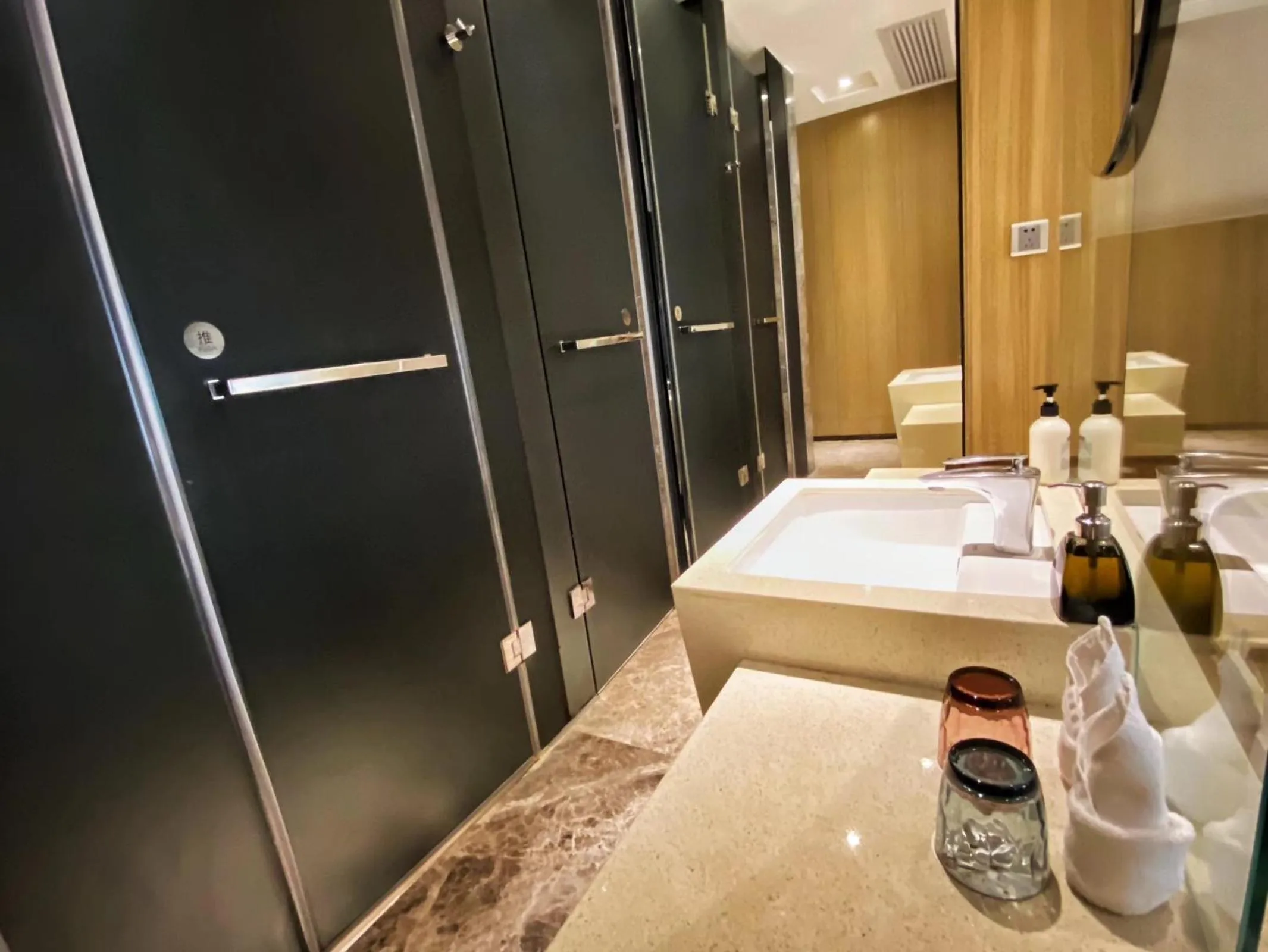 Shower in Paco Hotel Tаojin Metro Guangzhou