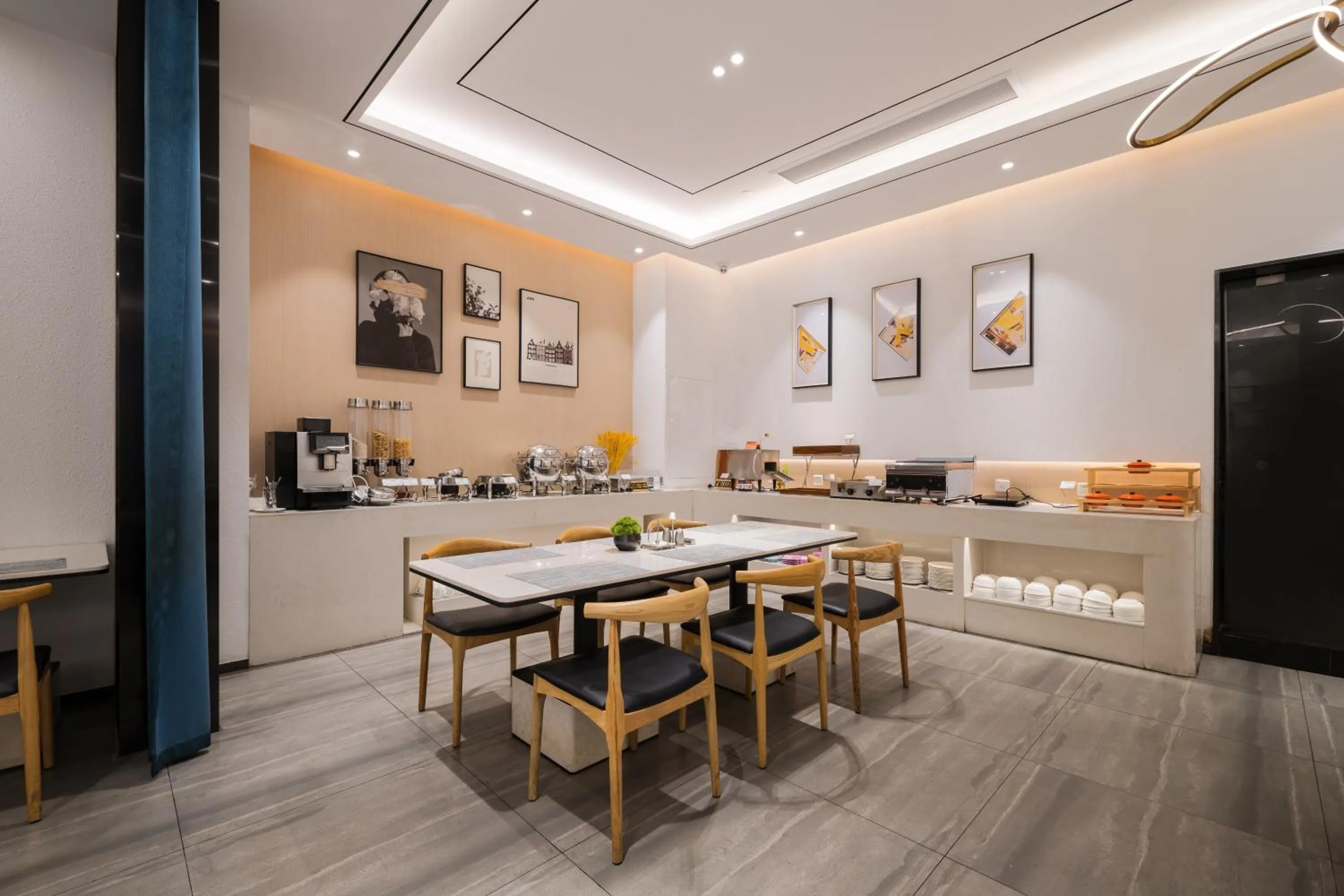 Restaurant/places to eat in Paco Hotel Tаojin Metro Guangzhou