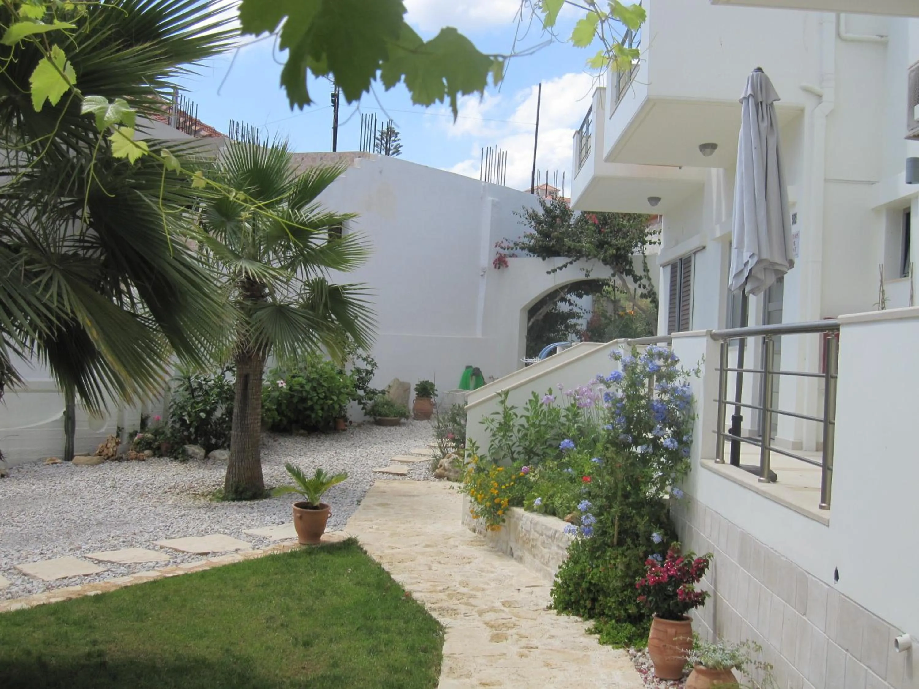 Garden in Lion-Suites