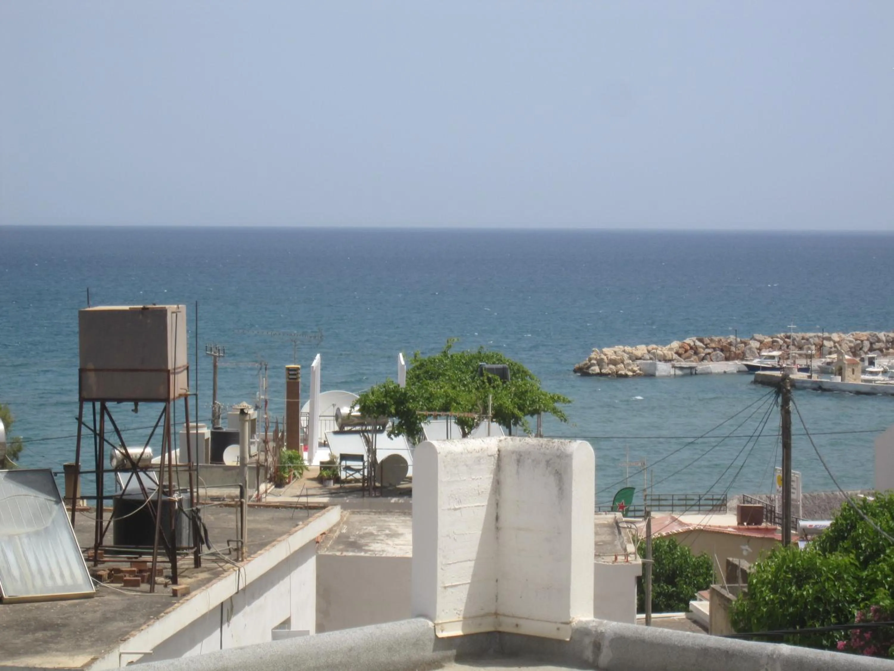 Lake view in Lion-Suites