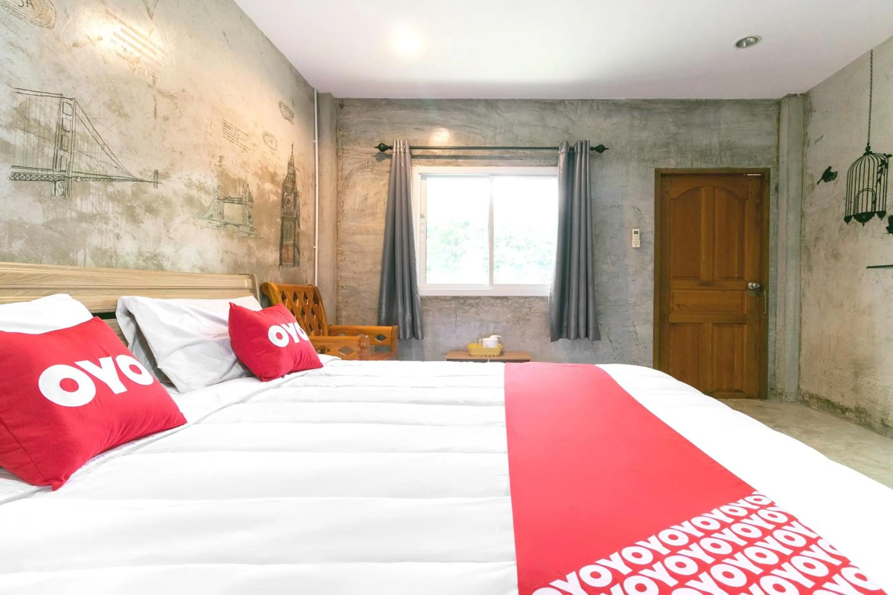 Bedroom, Bed in The Rome Resort