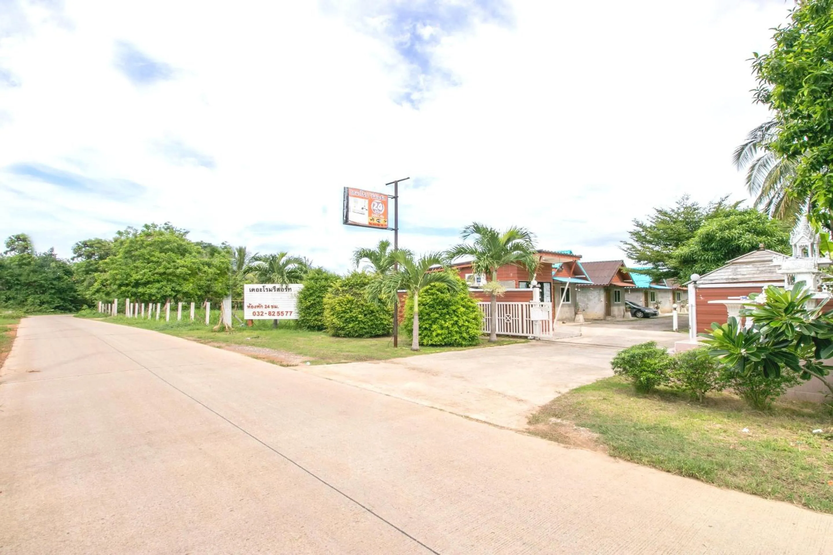 Facade/entrance in The Rome Resort