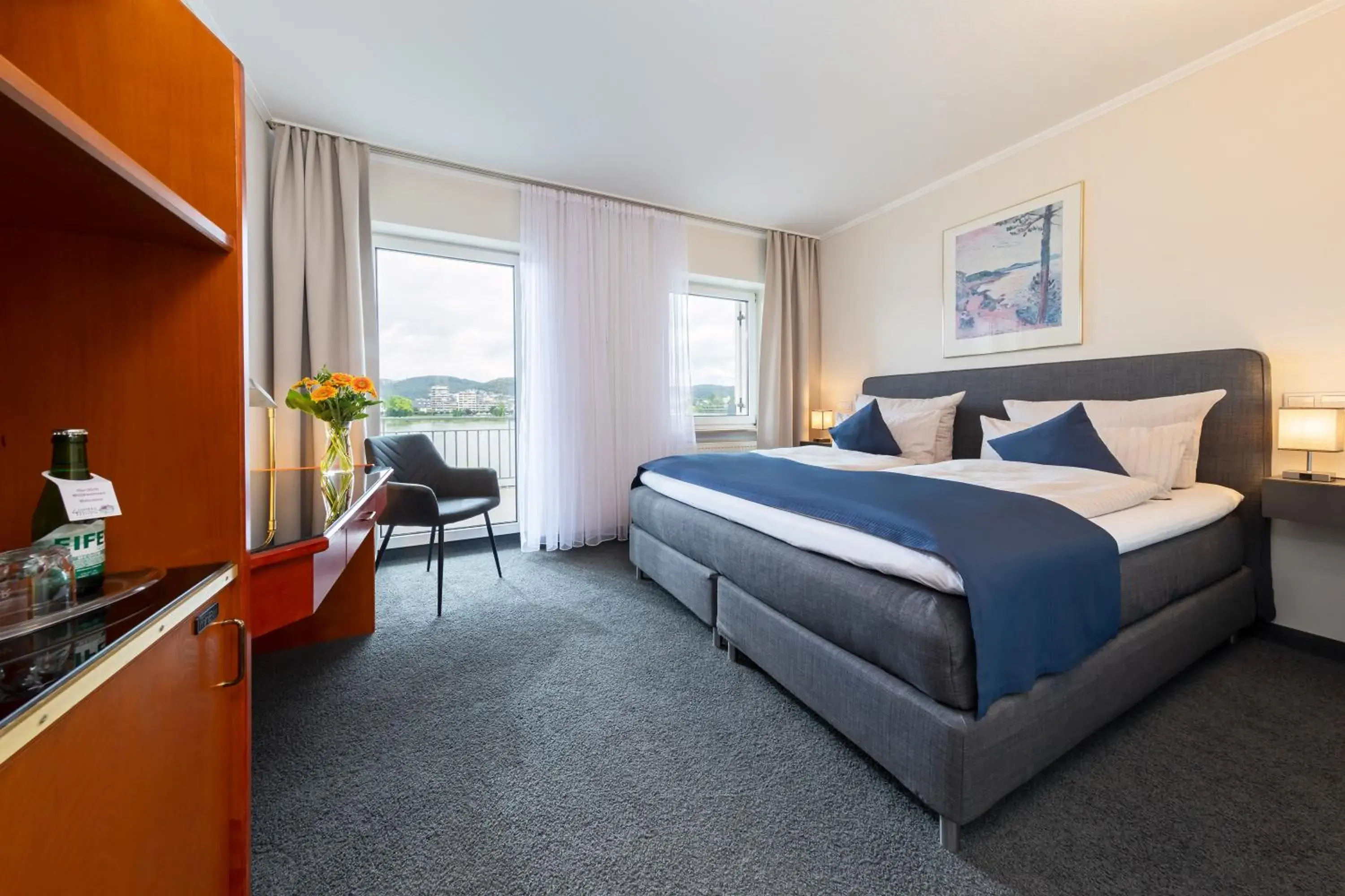 Double Room with Balcony and River View - single occupancy in Rheinhotel Vier Jahreszeiten Bad Breisig Double Room with Balcony and River View - single occupancy in Rheinhotel Vier Jahreszeiten Bad Breisig