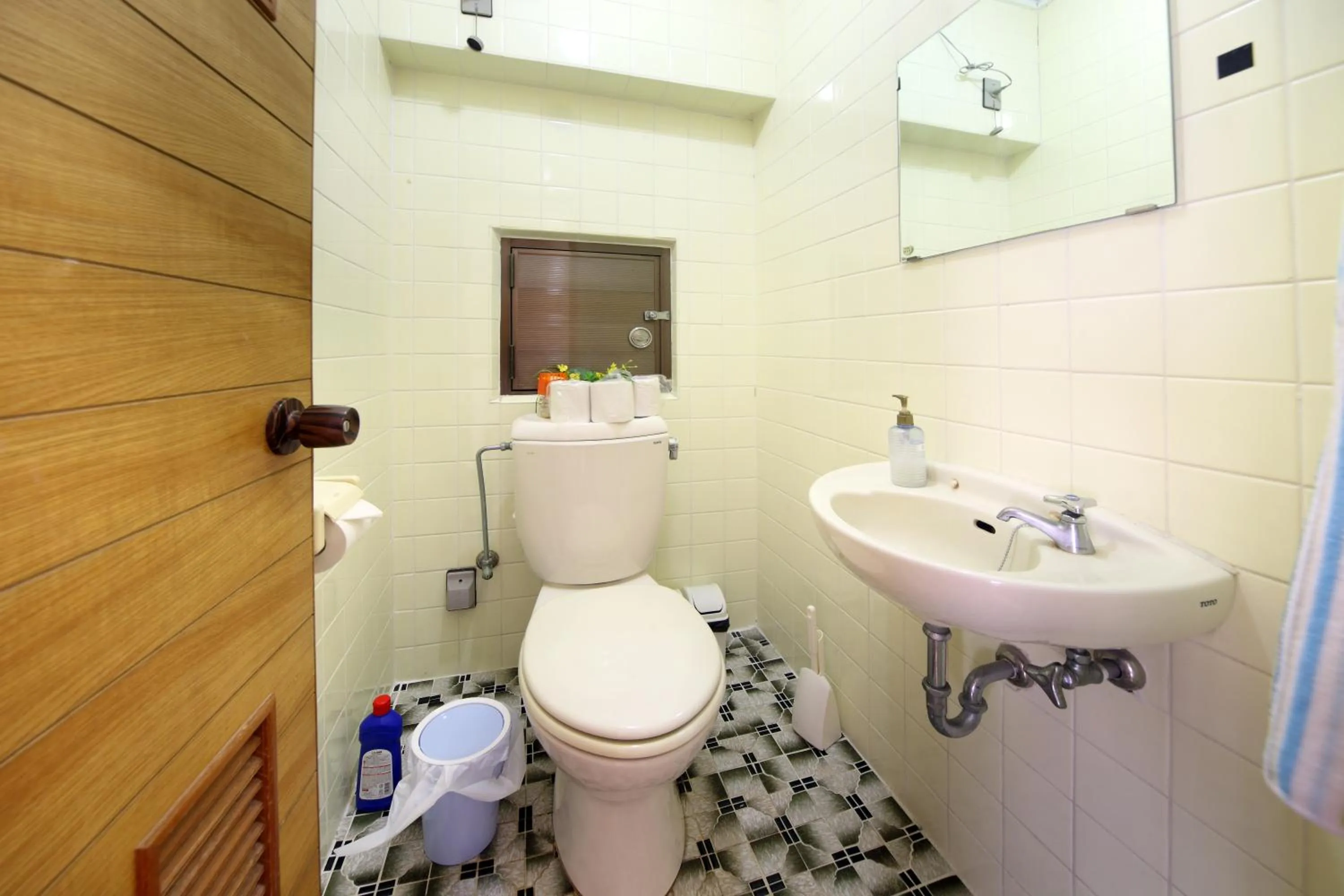 Toilet in Exsaison house Kumoji