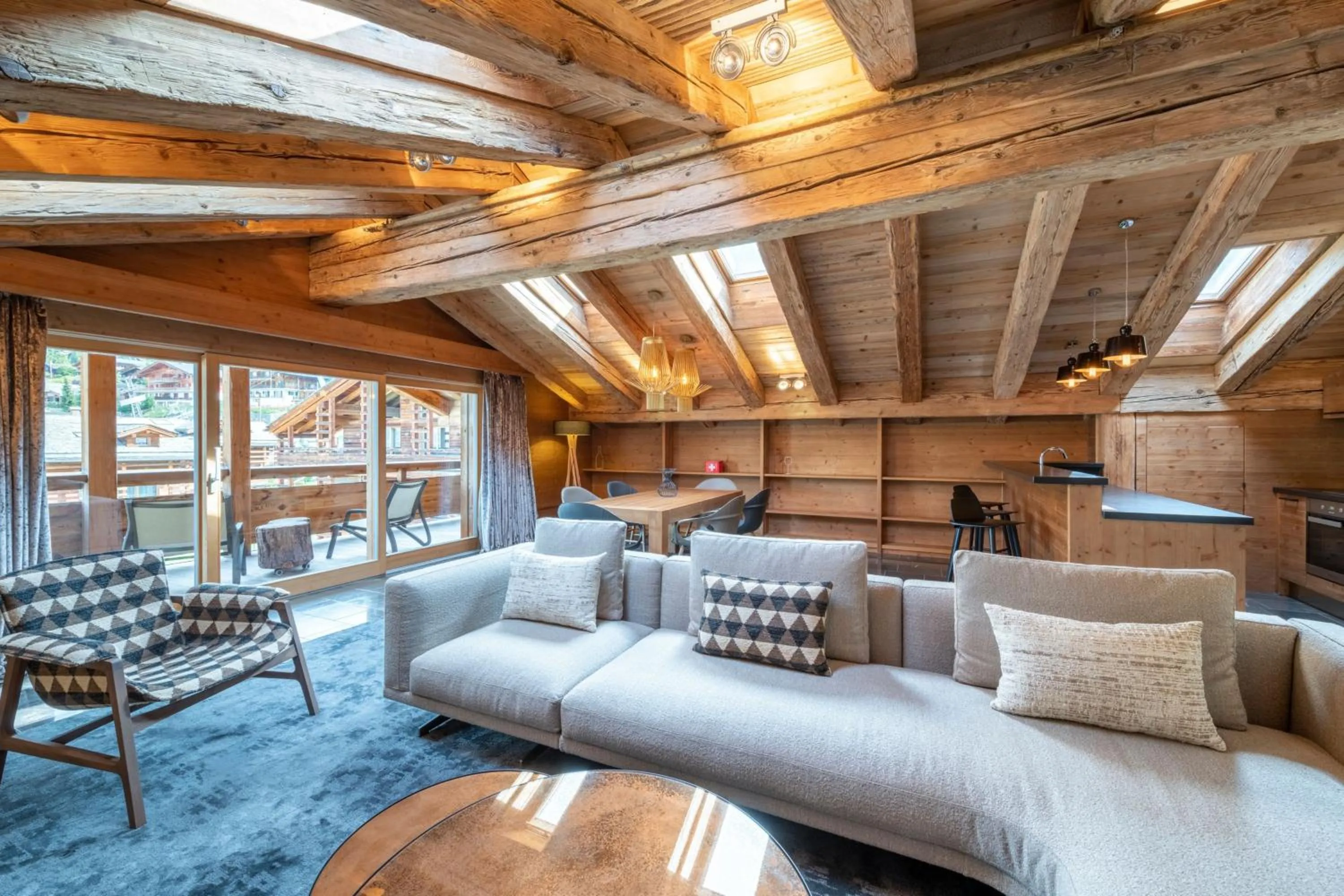 Photo of the whole room in W Verbier