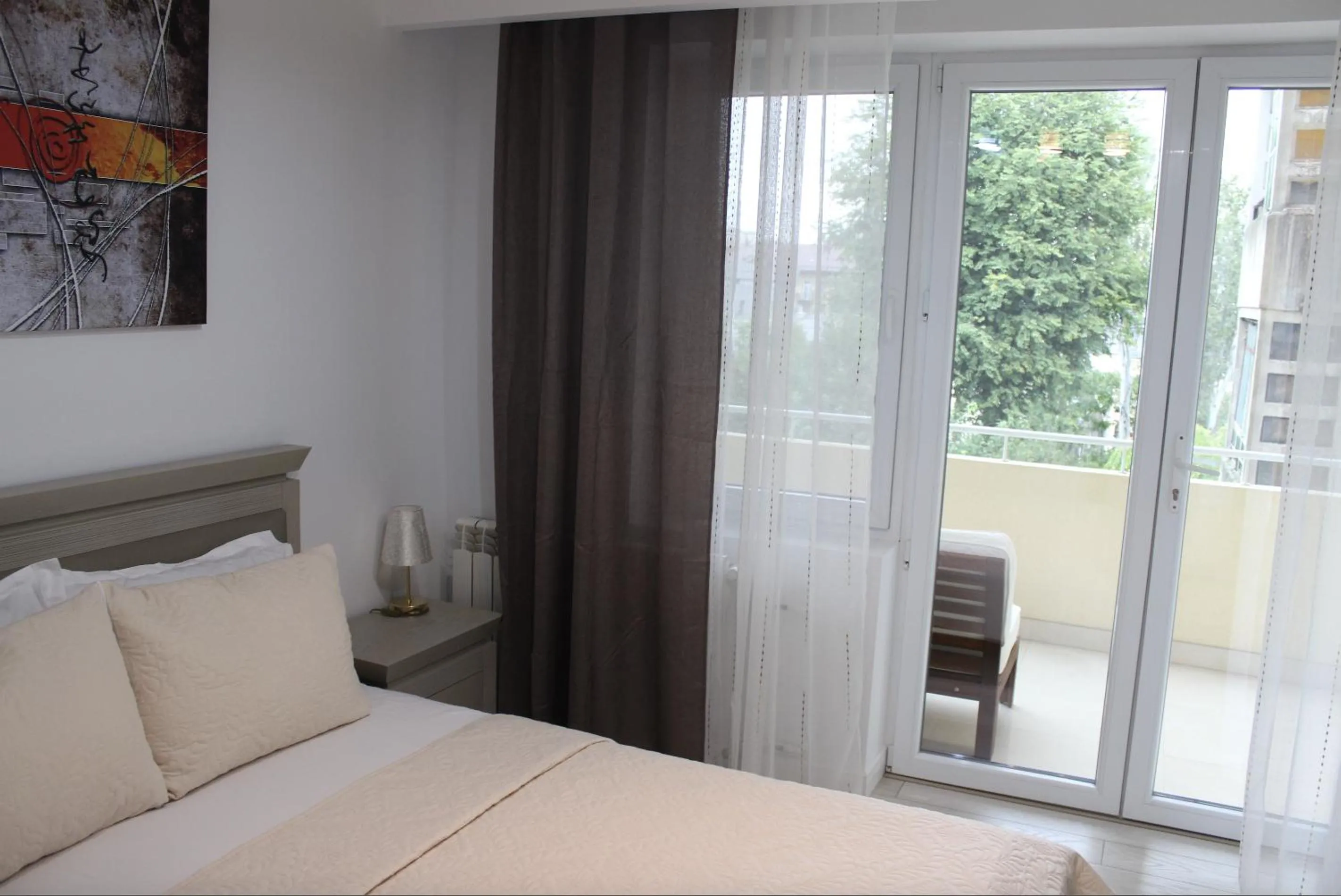 Luxury City Center Apartment – Romana
