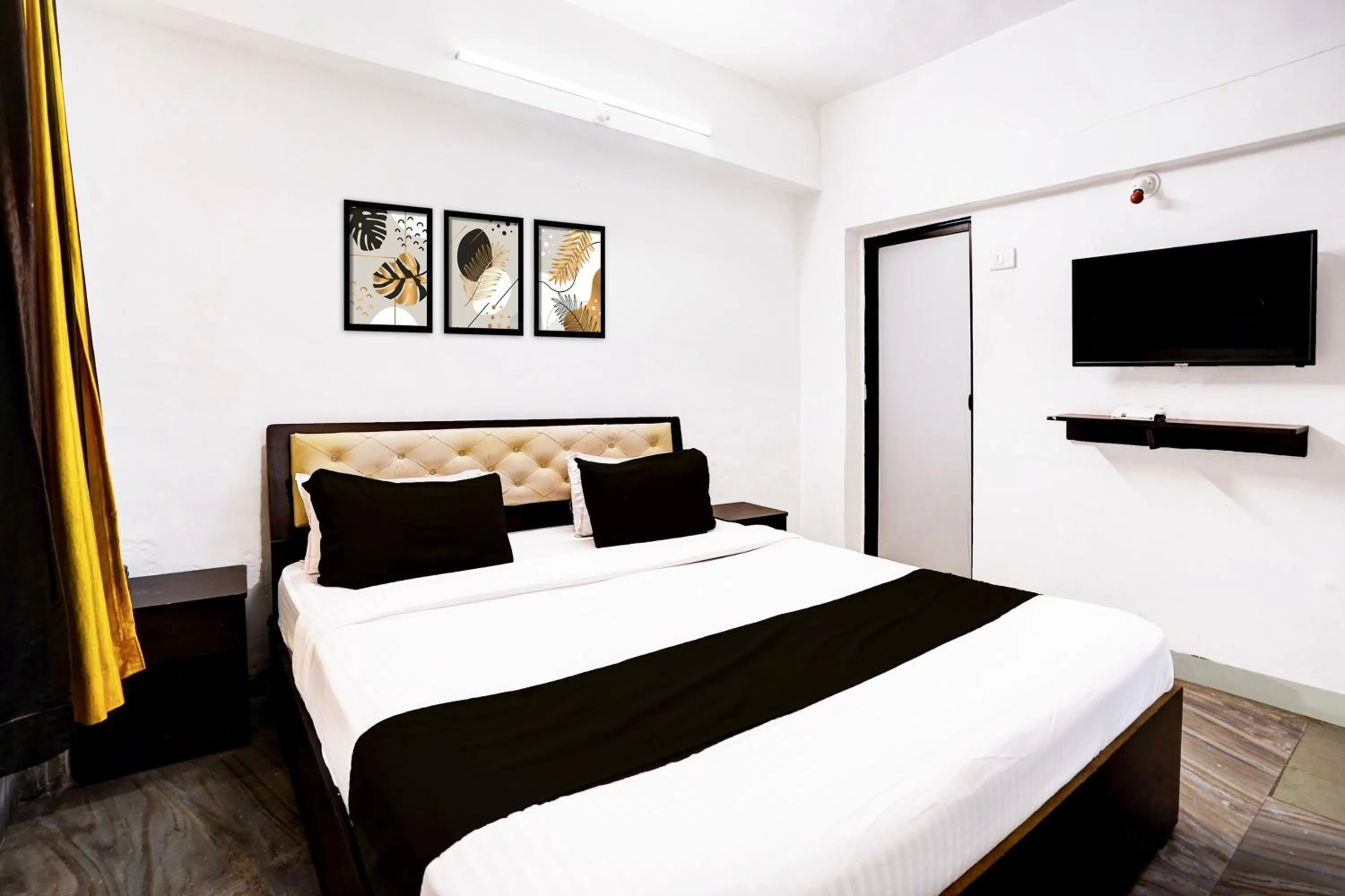 Facade/entrance in Hotel O Deluxe United Corporate Home