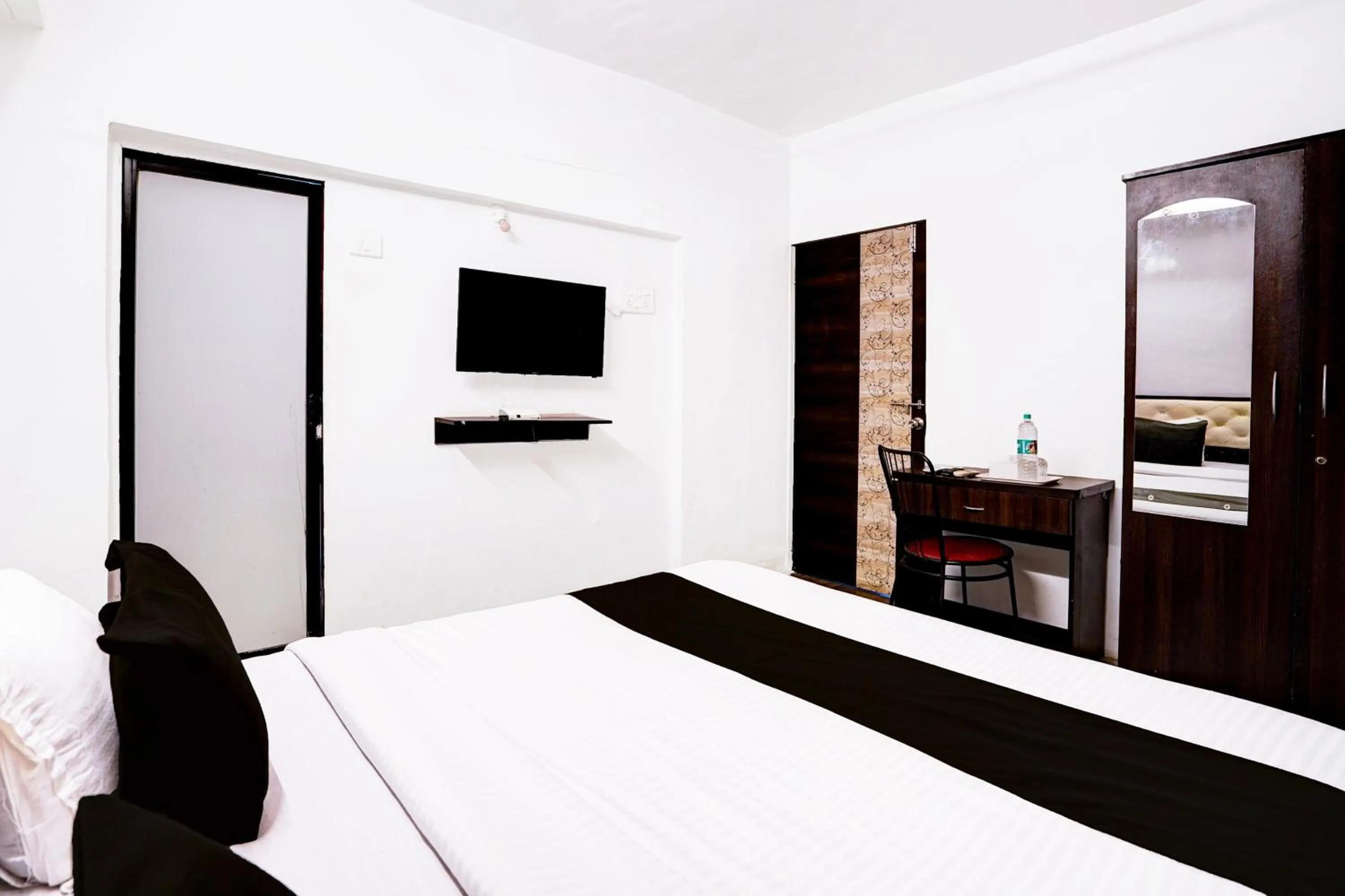 Bedroom, Bed in Hotel O Deluxe United Corporate Home