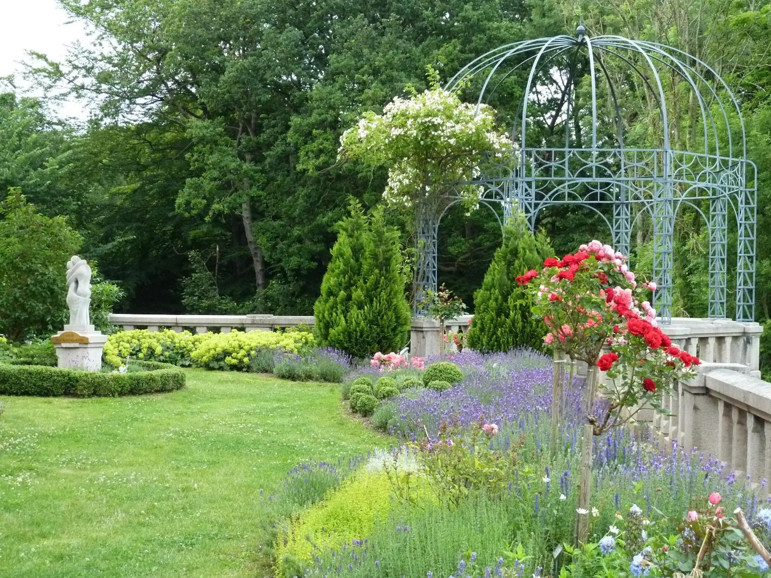 Garden in Schlosshotel Ralswiek