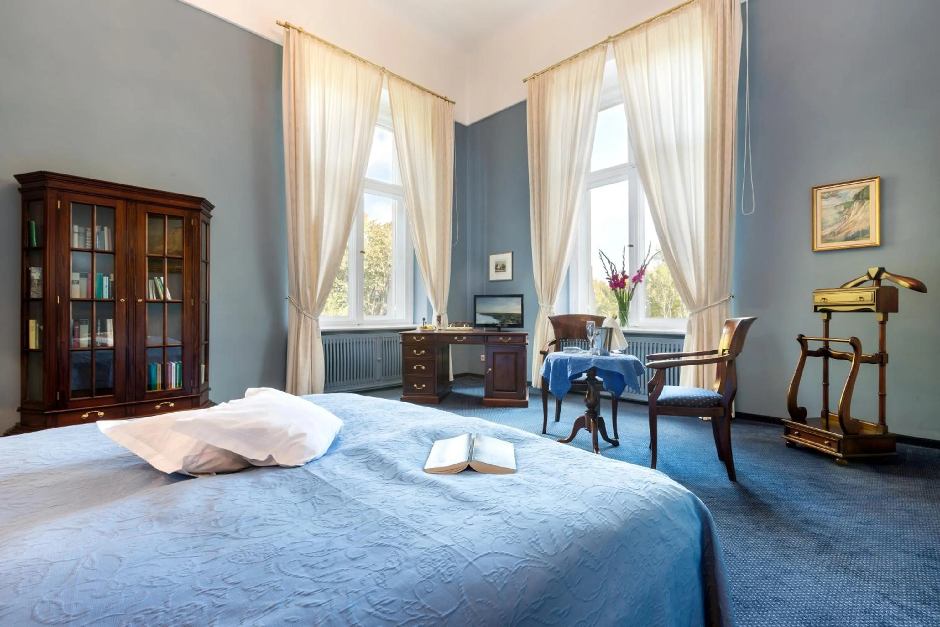 Photo of the whole room, Bed in Schlosshotel Ralswiek