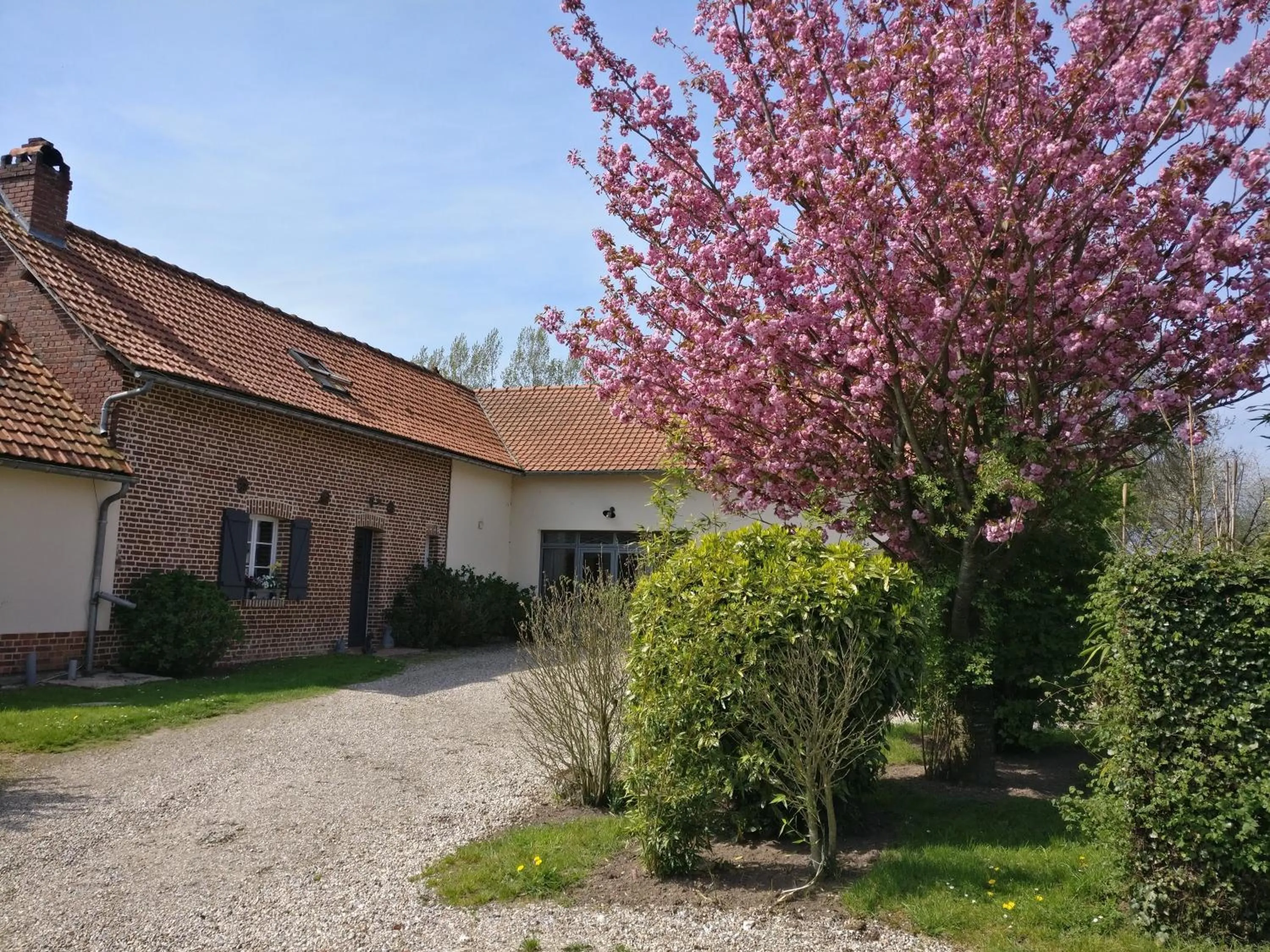 Facade/entrance in Les Chambres de Pascaline