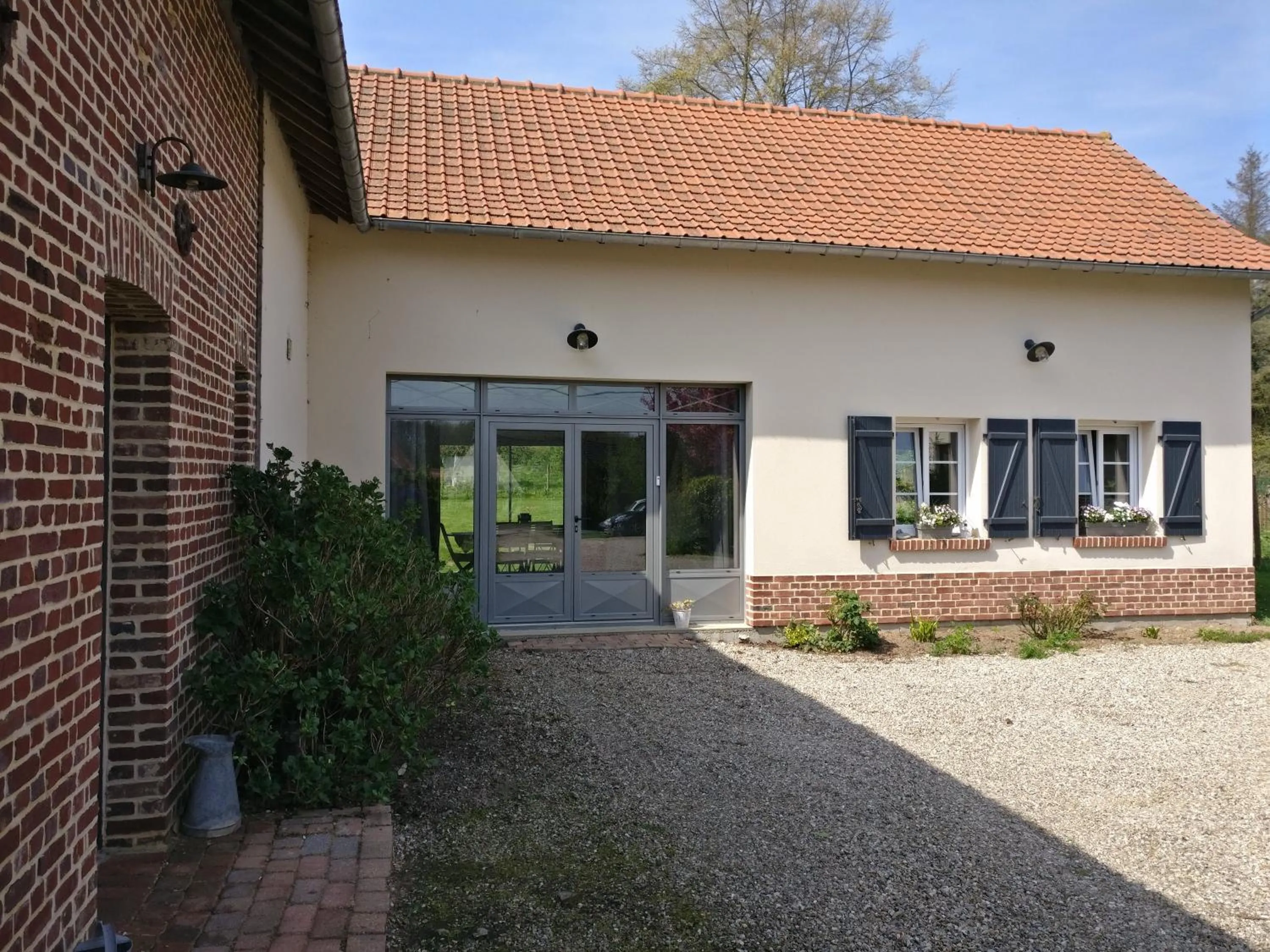 Facade/entrance in Les Chambres de Pascaline