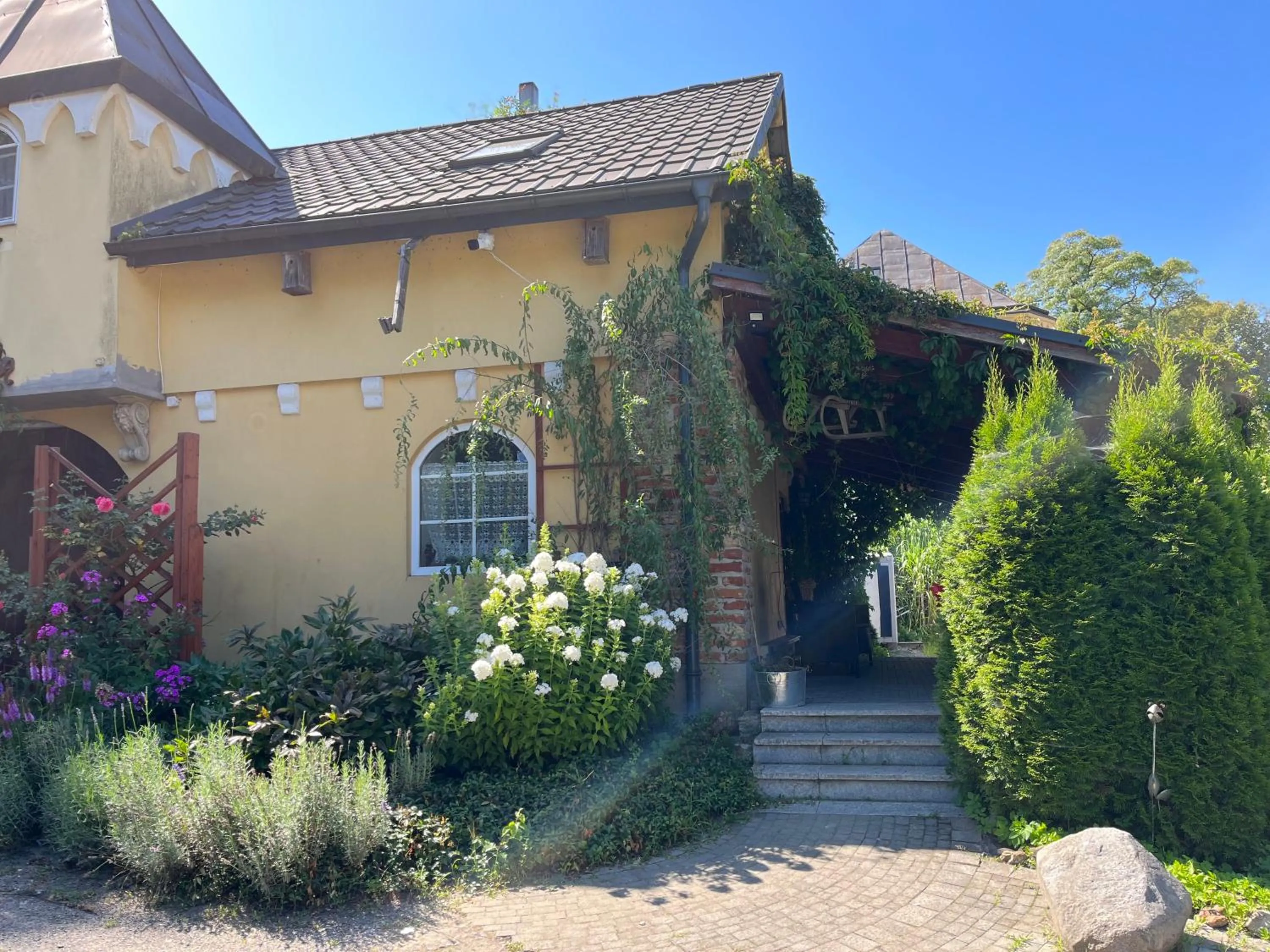 Property building in Dwór Boratyn