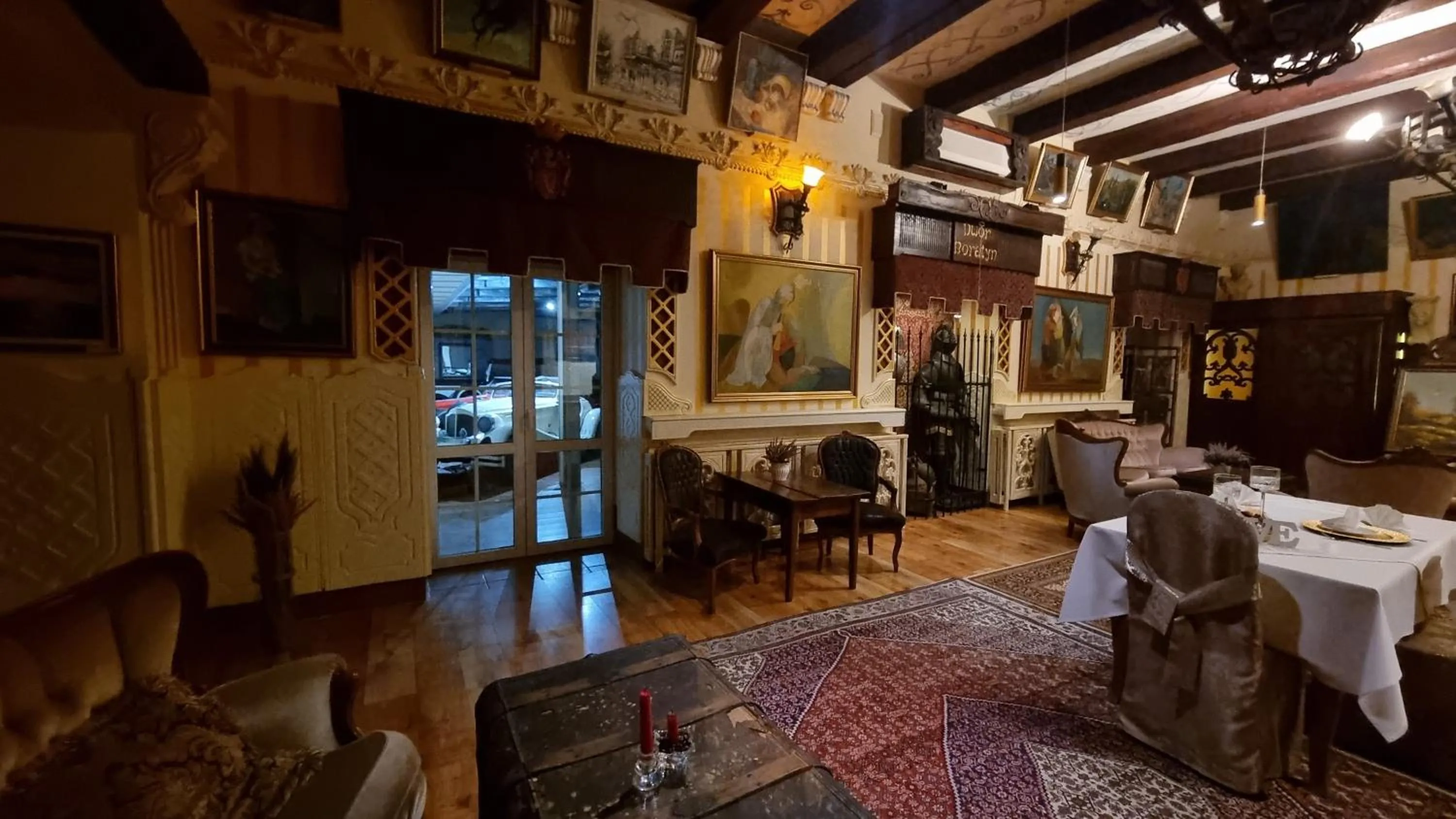 Restaurant/places to eat in Dwór Boratyn