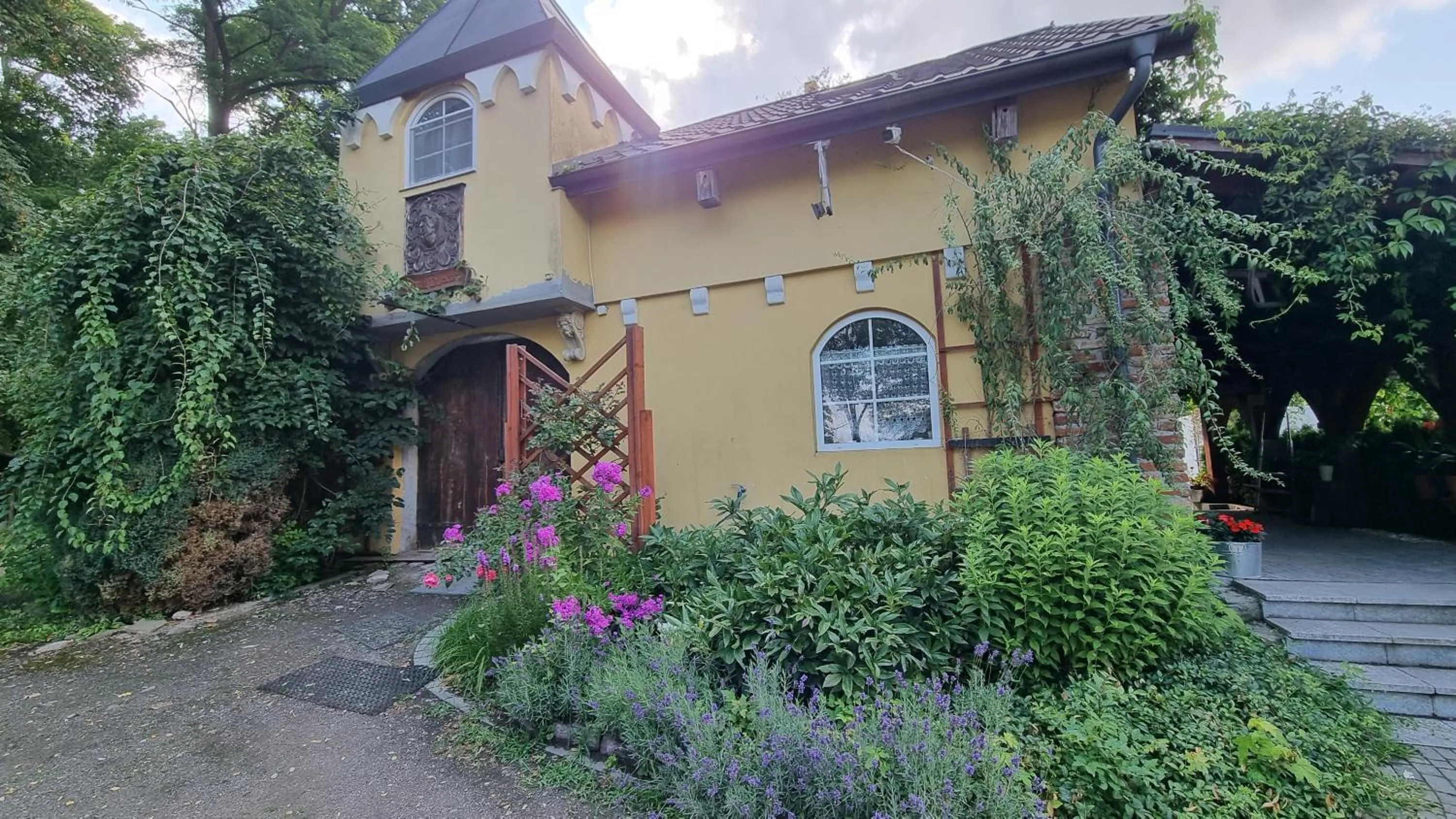 Property building in Dwór Boratyn