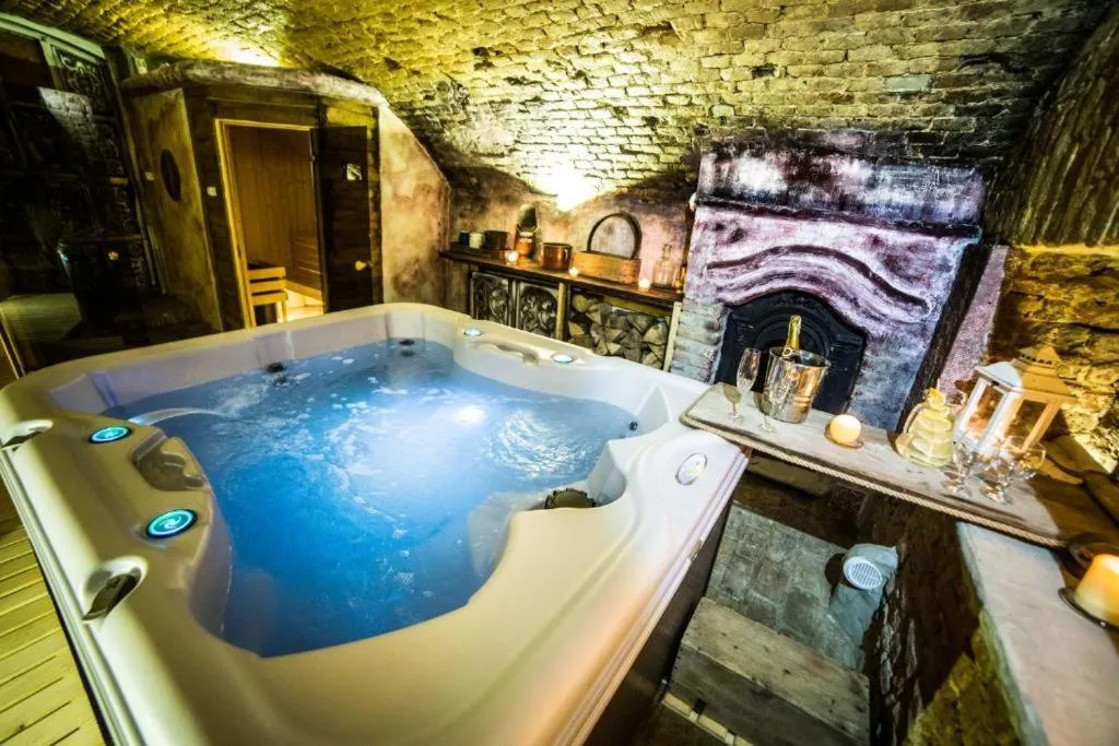 Hot Tub in Dwór Boratyn