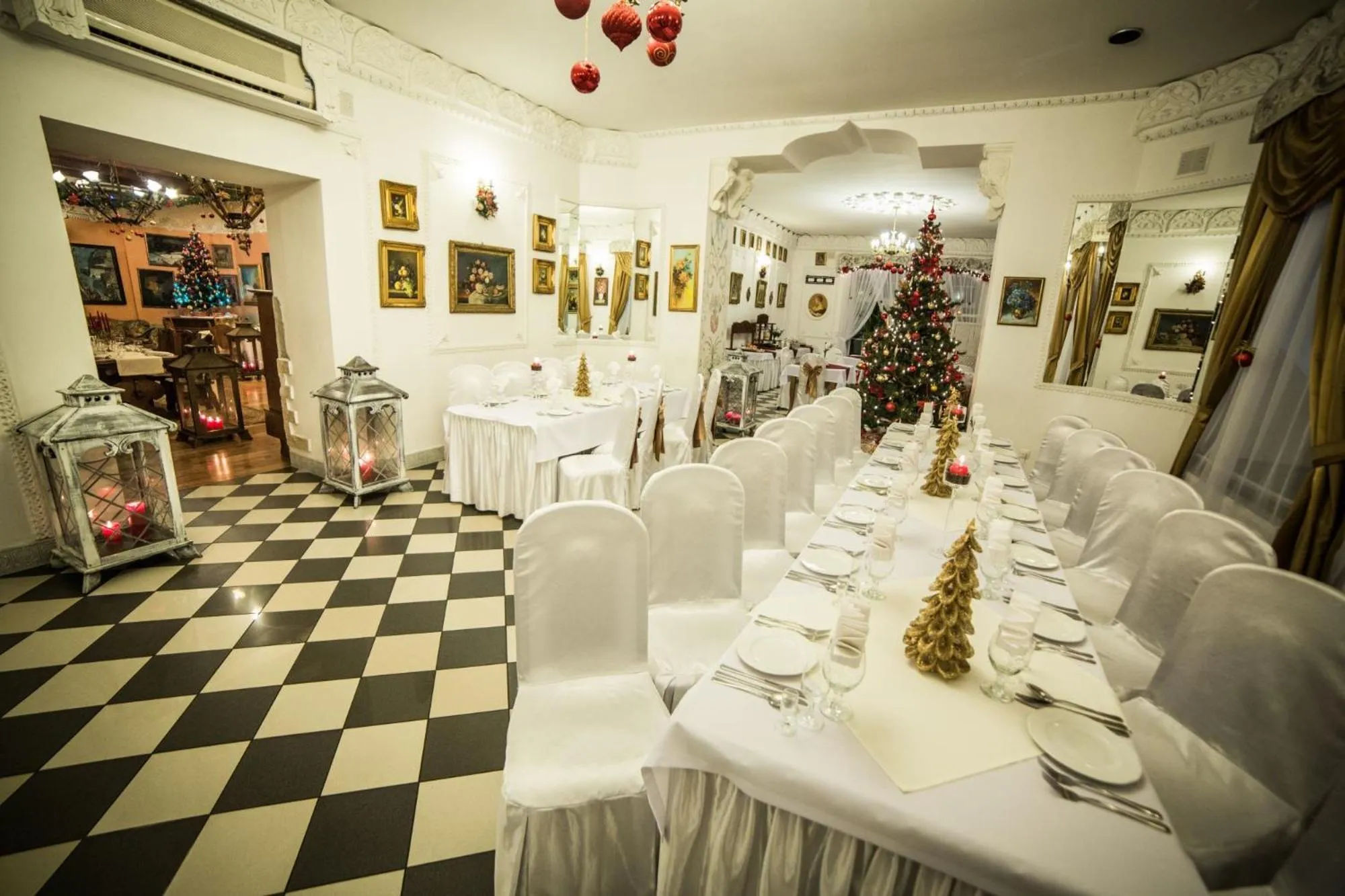 Restaurant/places to eat in Dwór Boratyn